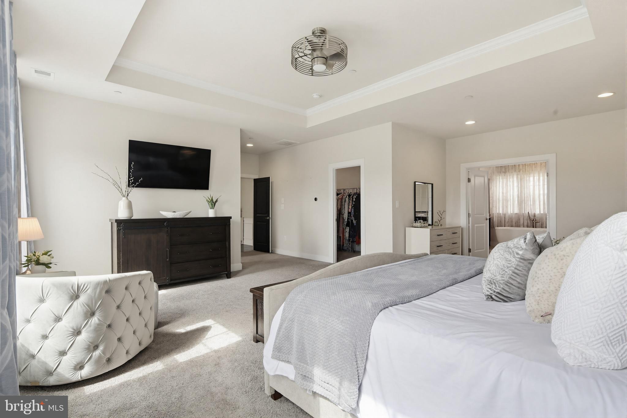 FAIRLANE FARM - Residential