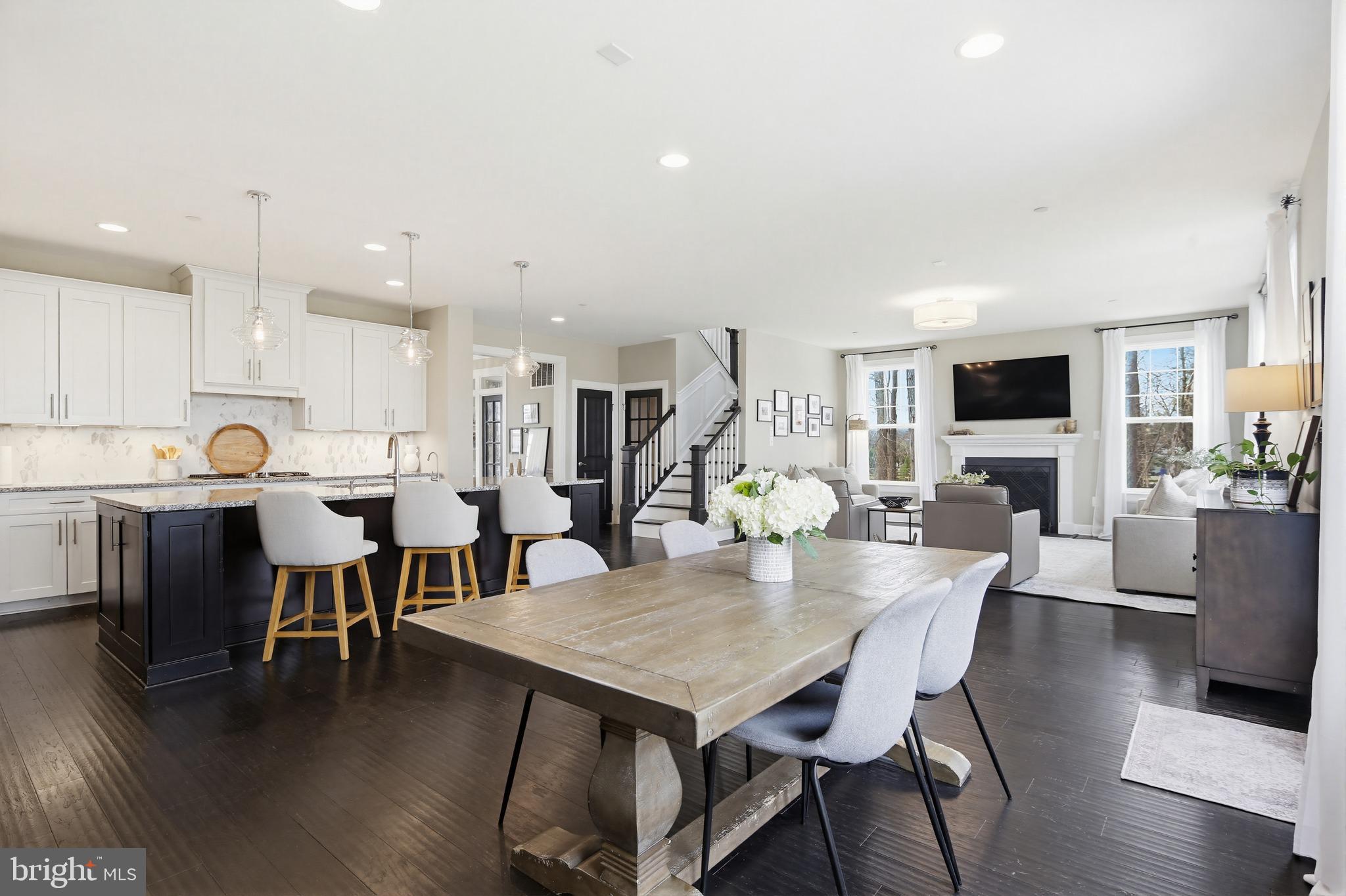 FAIRLANE FARM - Residential