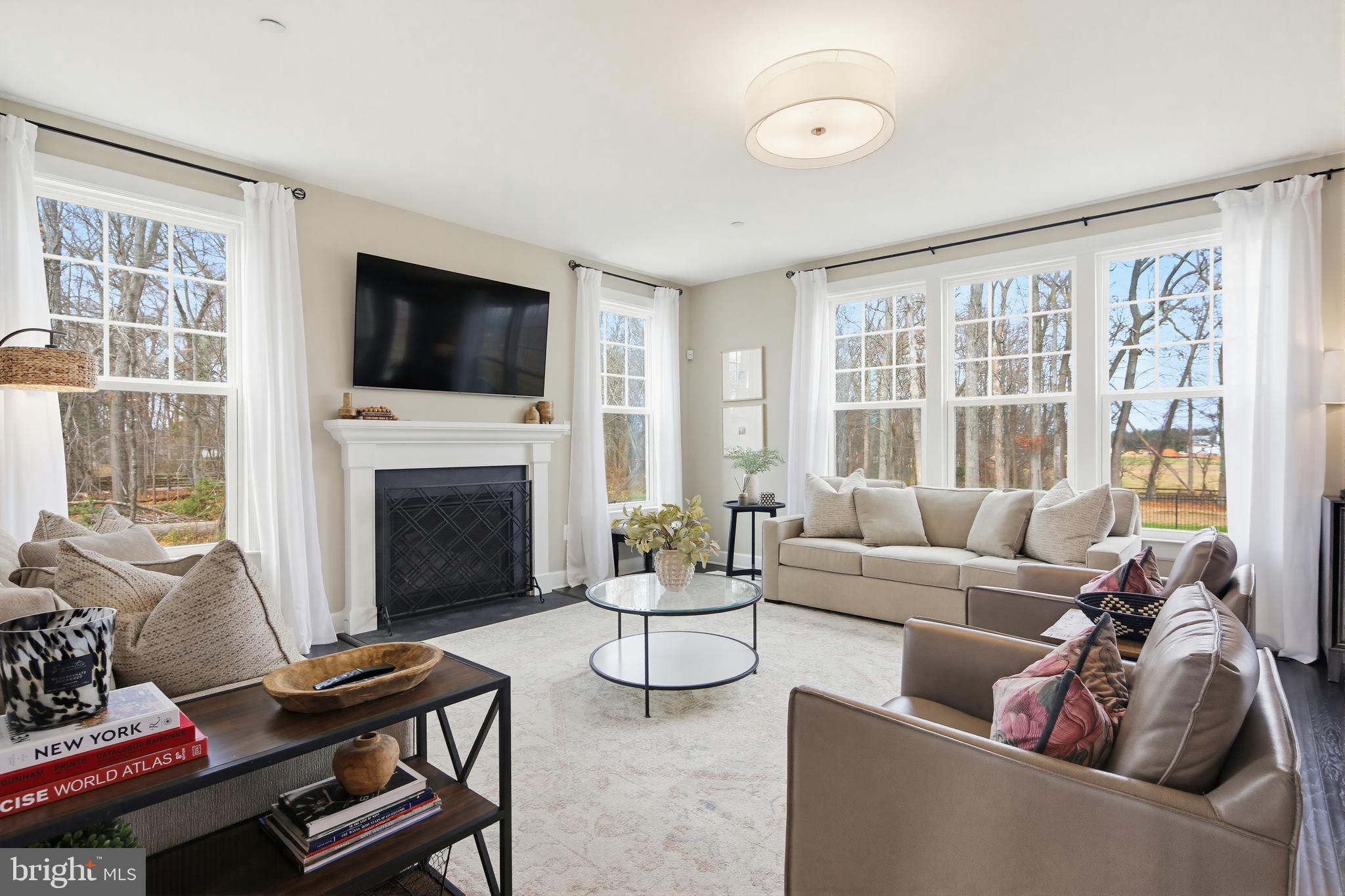 FAIRLANE FARM - Residential