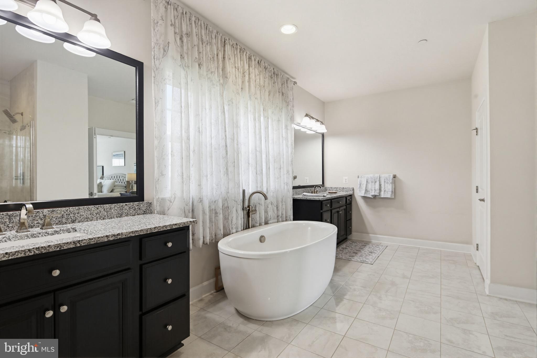 FAIRLANE FARM - Residential