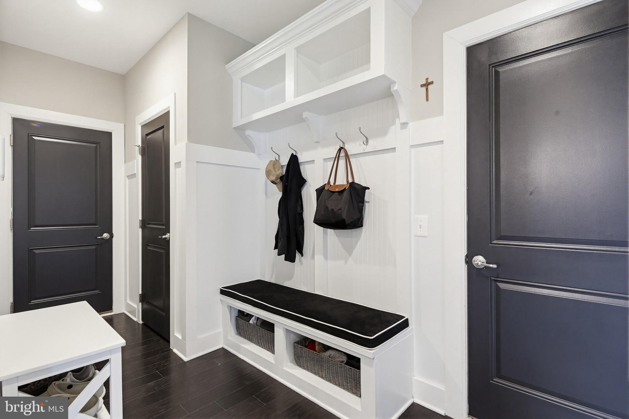 FAIRLANE FARM - Residential