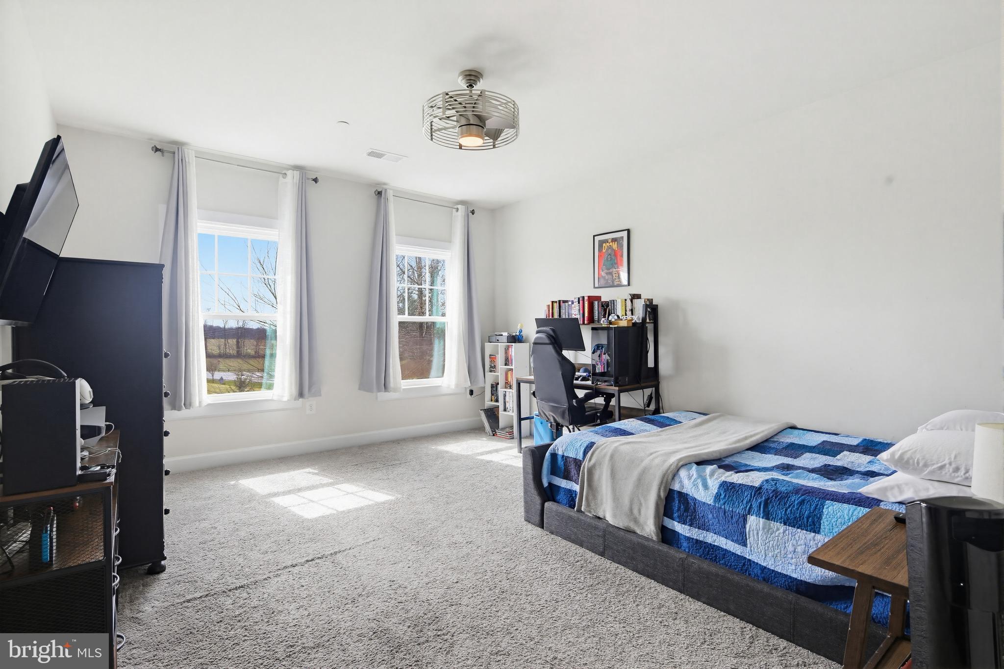 FAIRLANE FARM - Residential