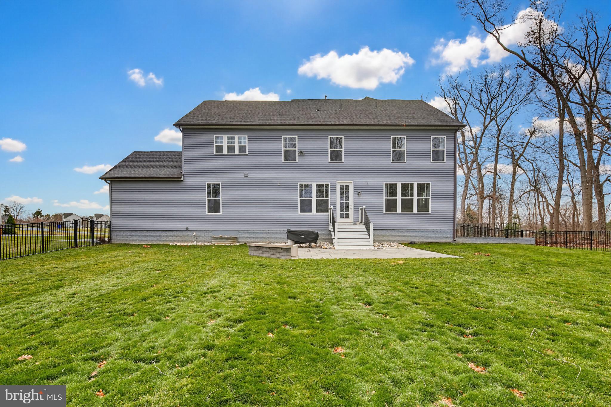 FAIRLANE FARM - Residential