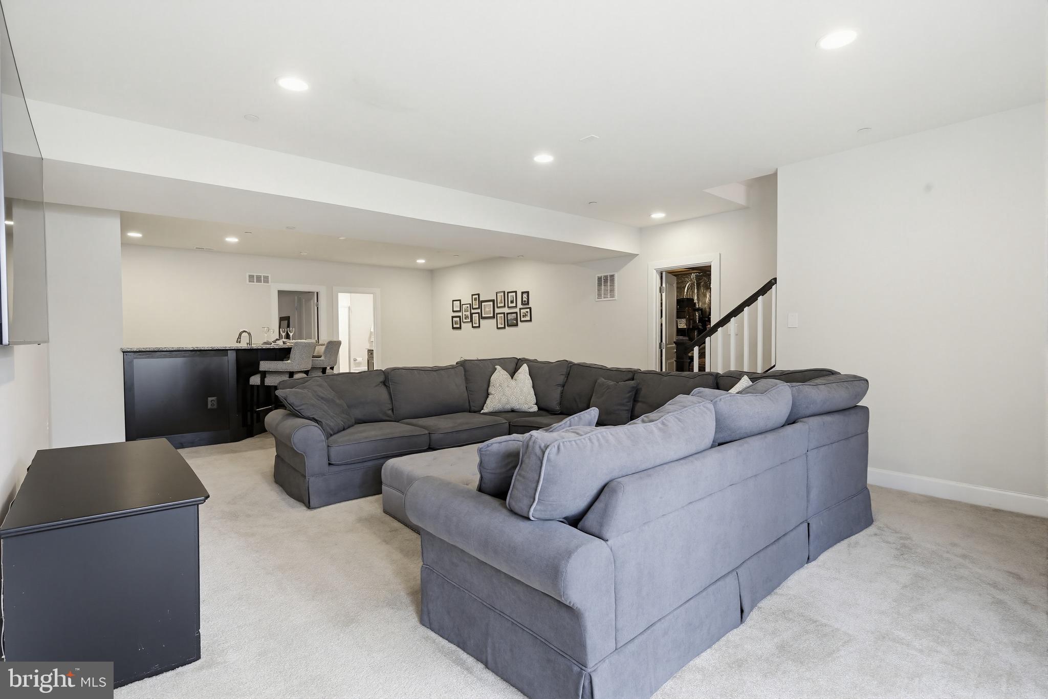 FAIRLANE FARM - Residential