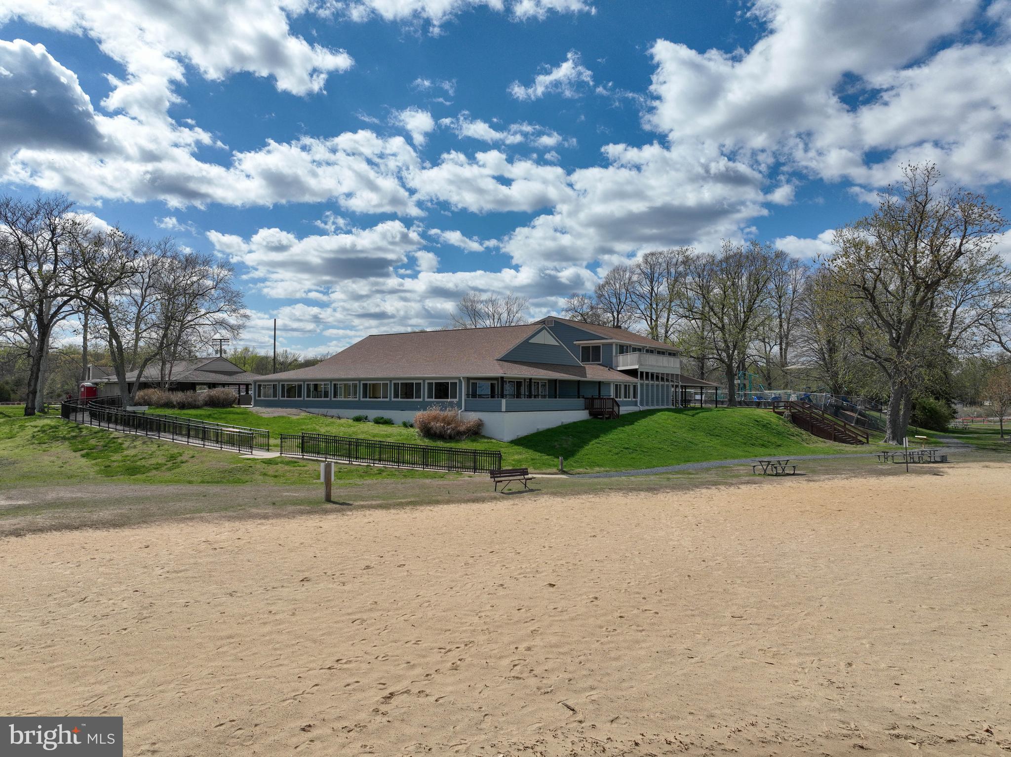 SHOREHAM BEACH - Residential