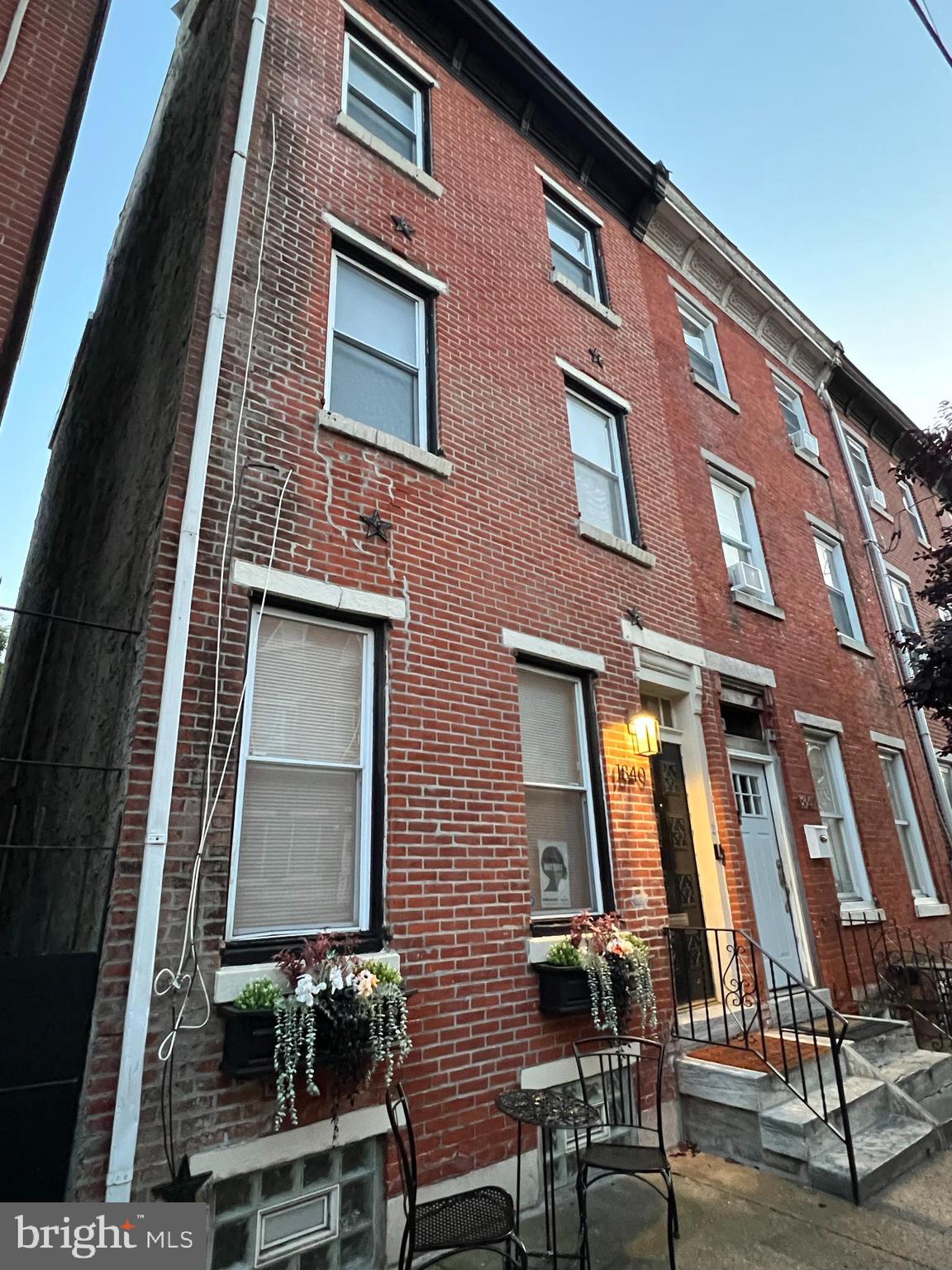 1840 W THOMPSON STREET