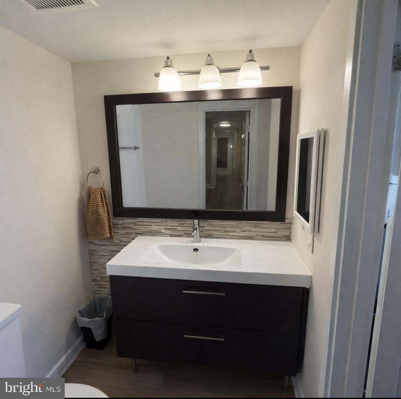 SHADOW OAKS - Residential