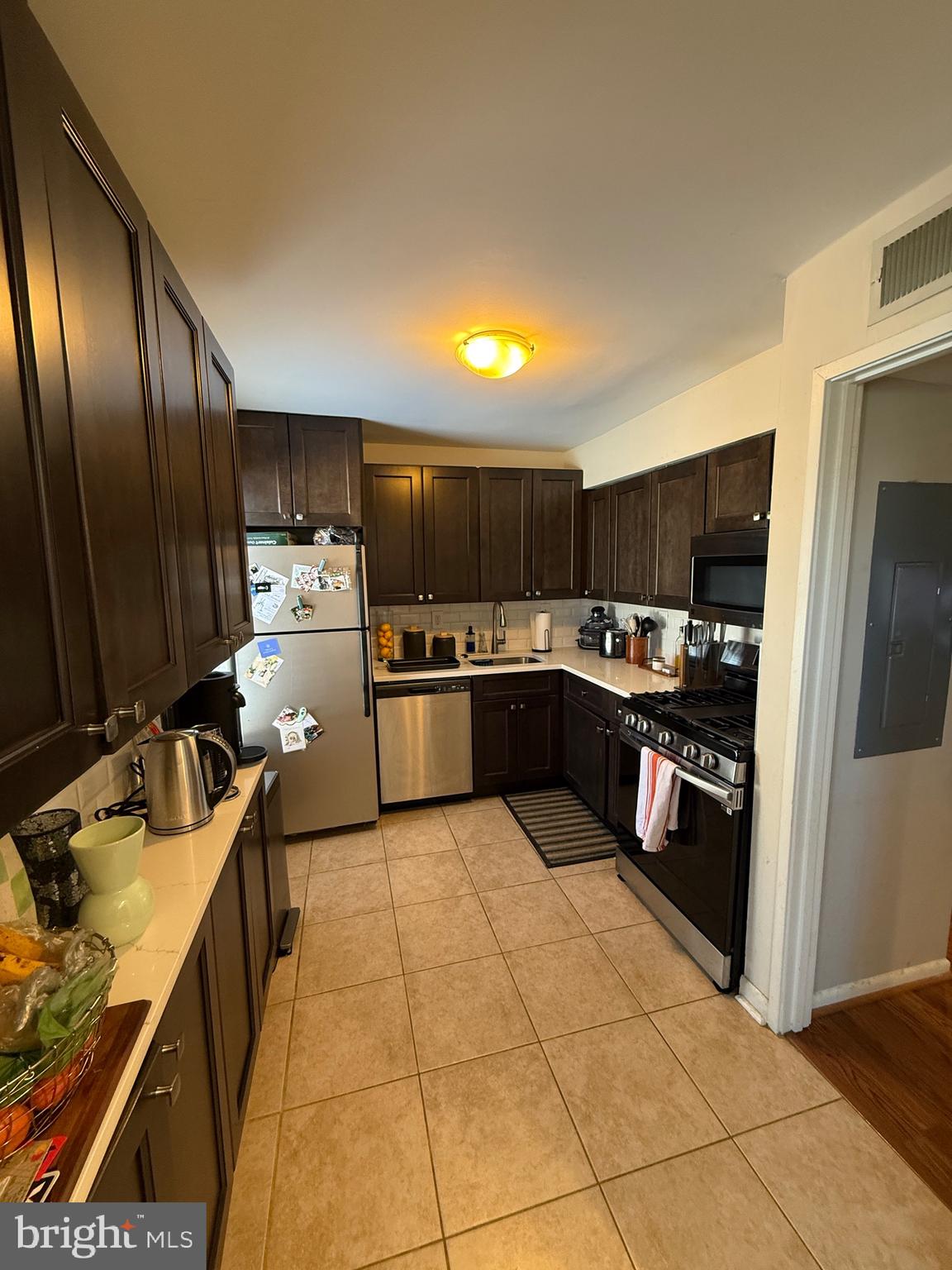 SHADOW OAKS - Residential