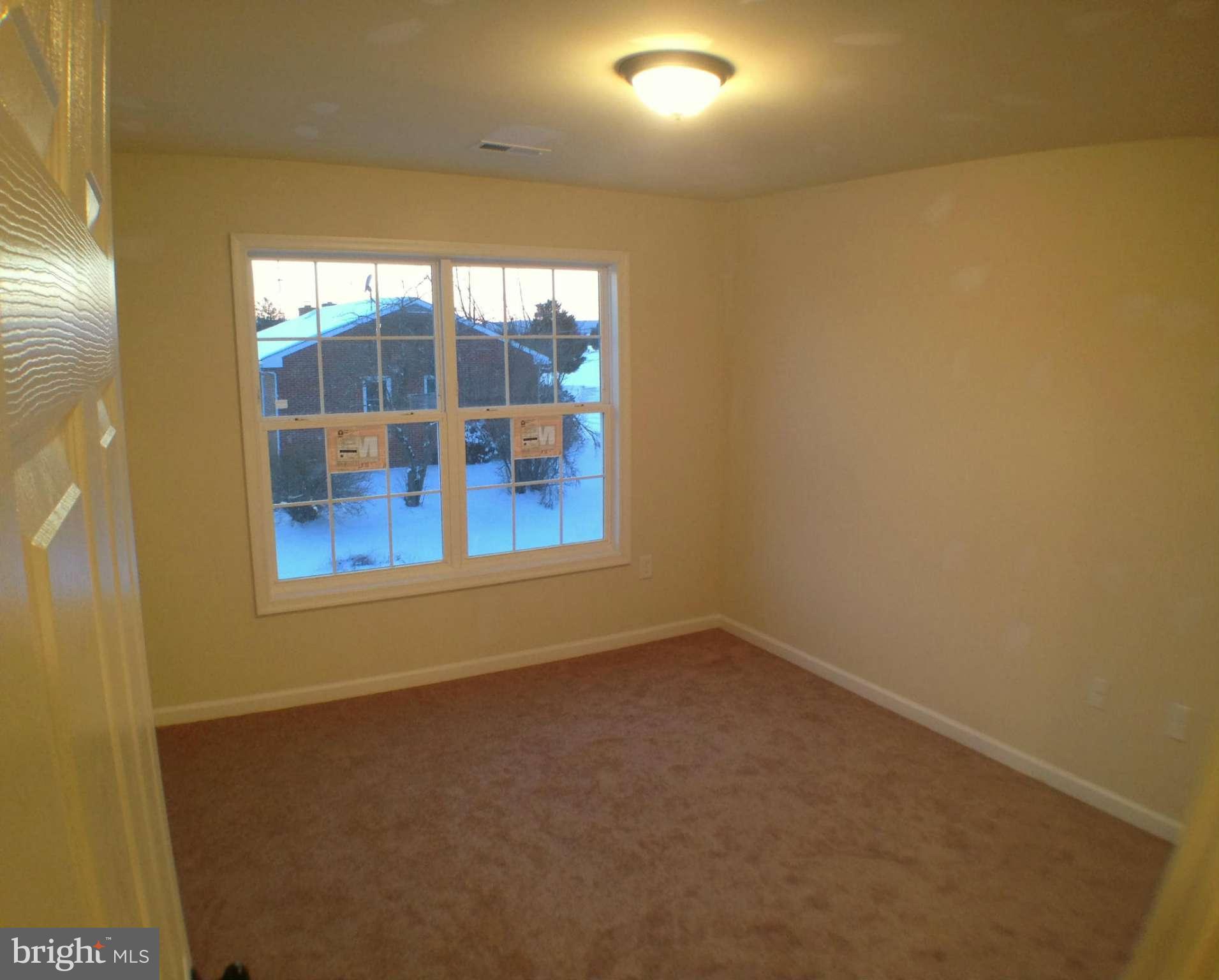 THE TOWNES AT OAKHURST - Residential