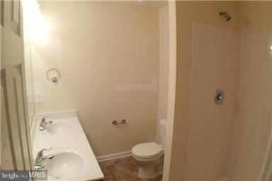 THE TOWNES AT OAKHURST - Residential