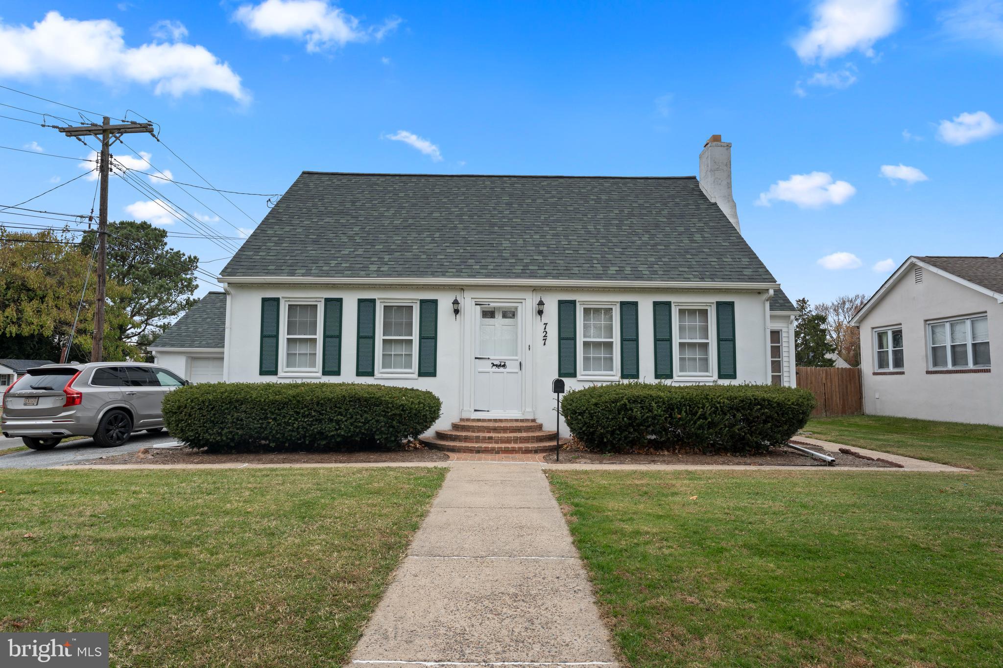 727 E DIVISION STREET