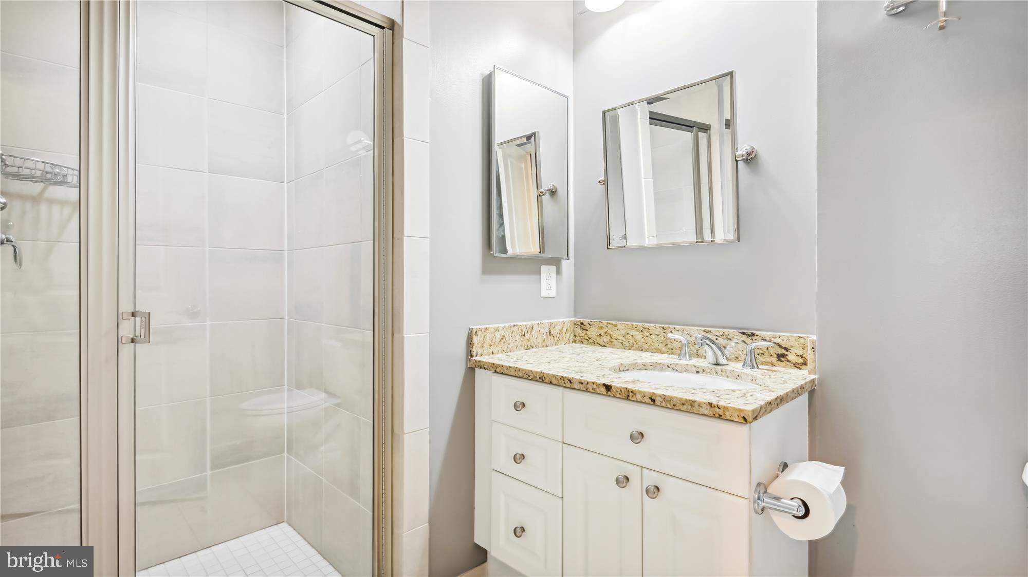 MIDTOWN AT RESTON TOWN CENTER - Residential