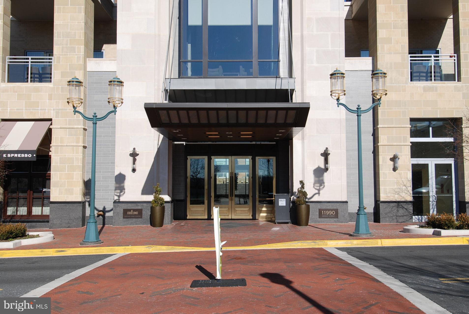 MIDTOWN AT RESTON TOWN CENTER - Residential