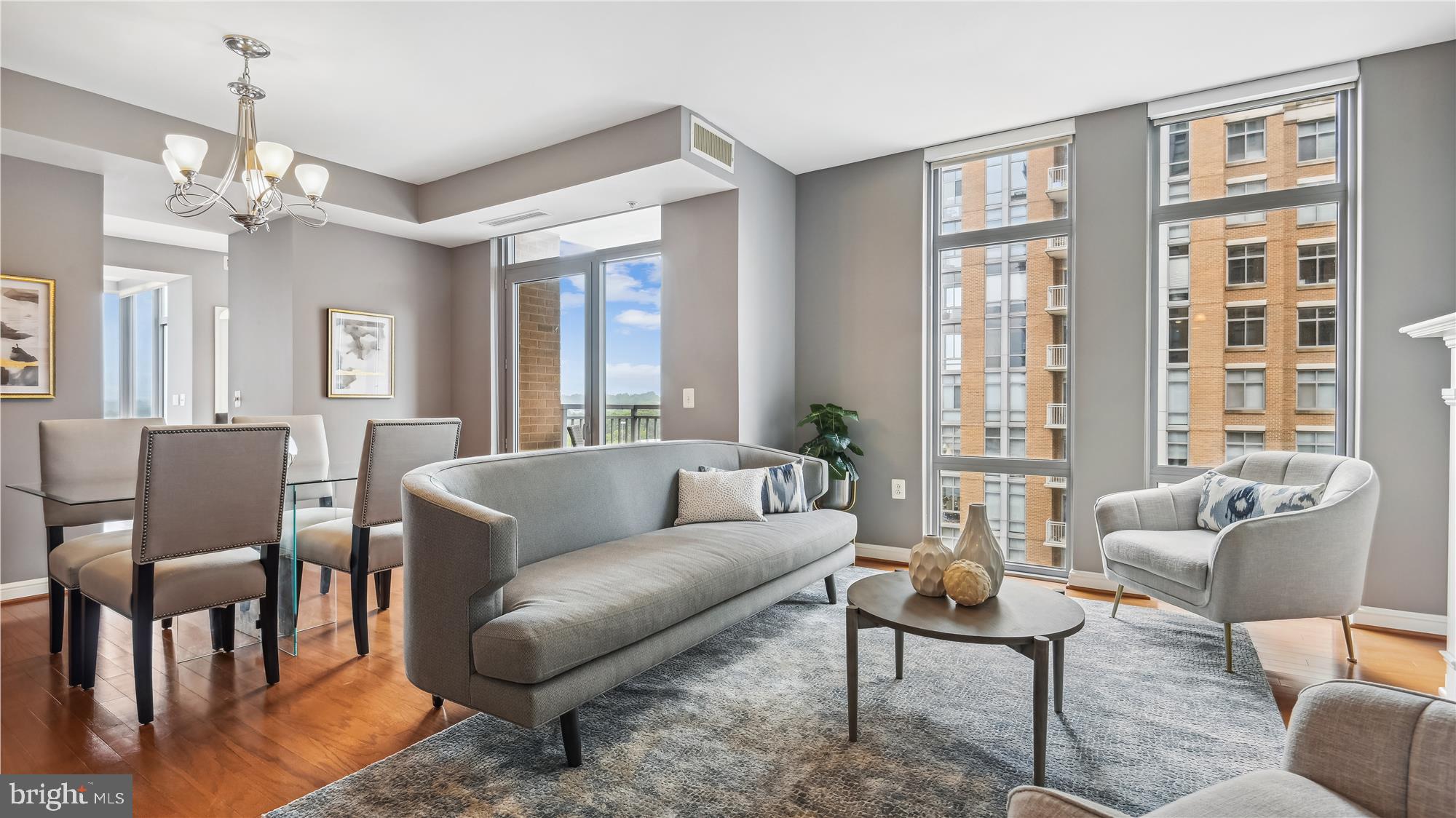 MIDTOWN AT RESTON TOWN CENTER - Residential