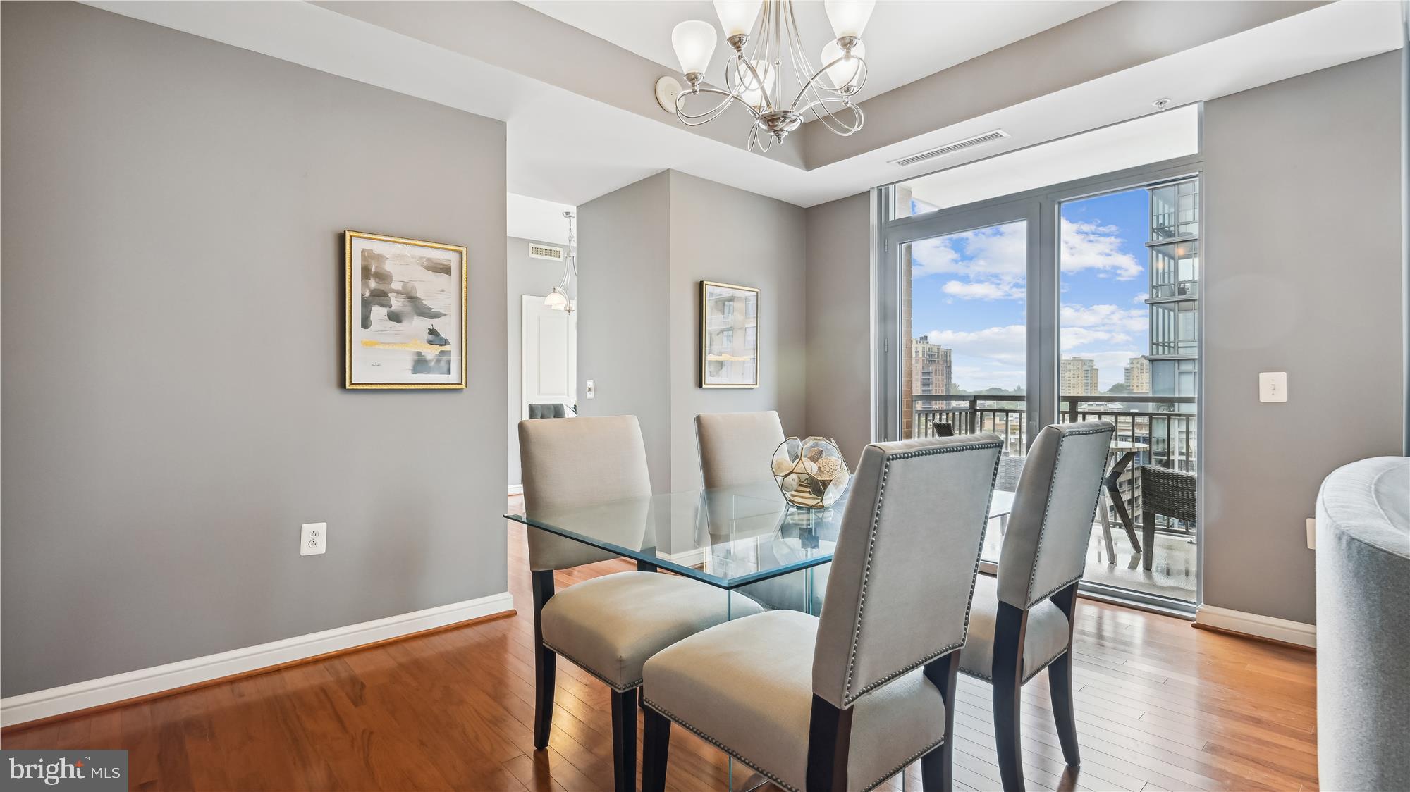 MIDTOWN AT RESTON TOWN CENTER - Residential