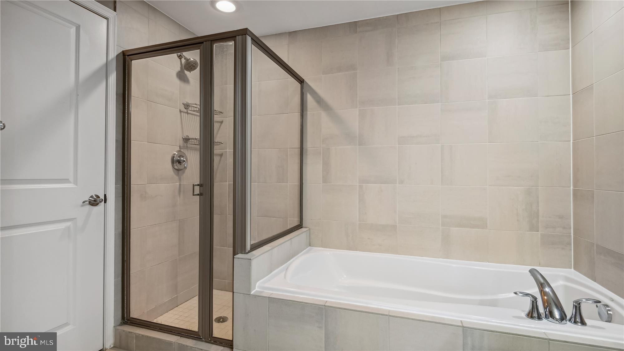 MIDTOWN AT RESTON TOWN CENTER - Residential