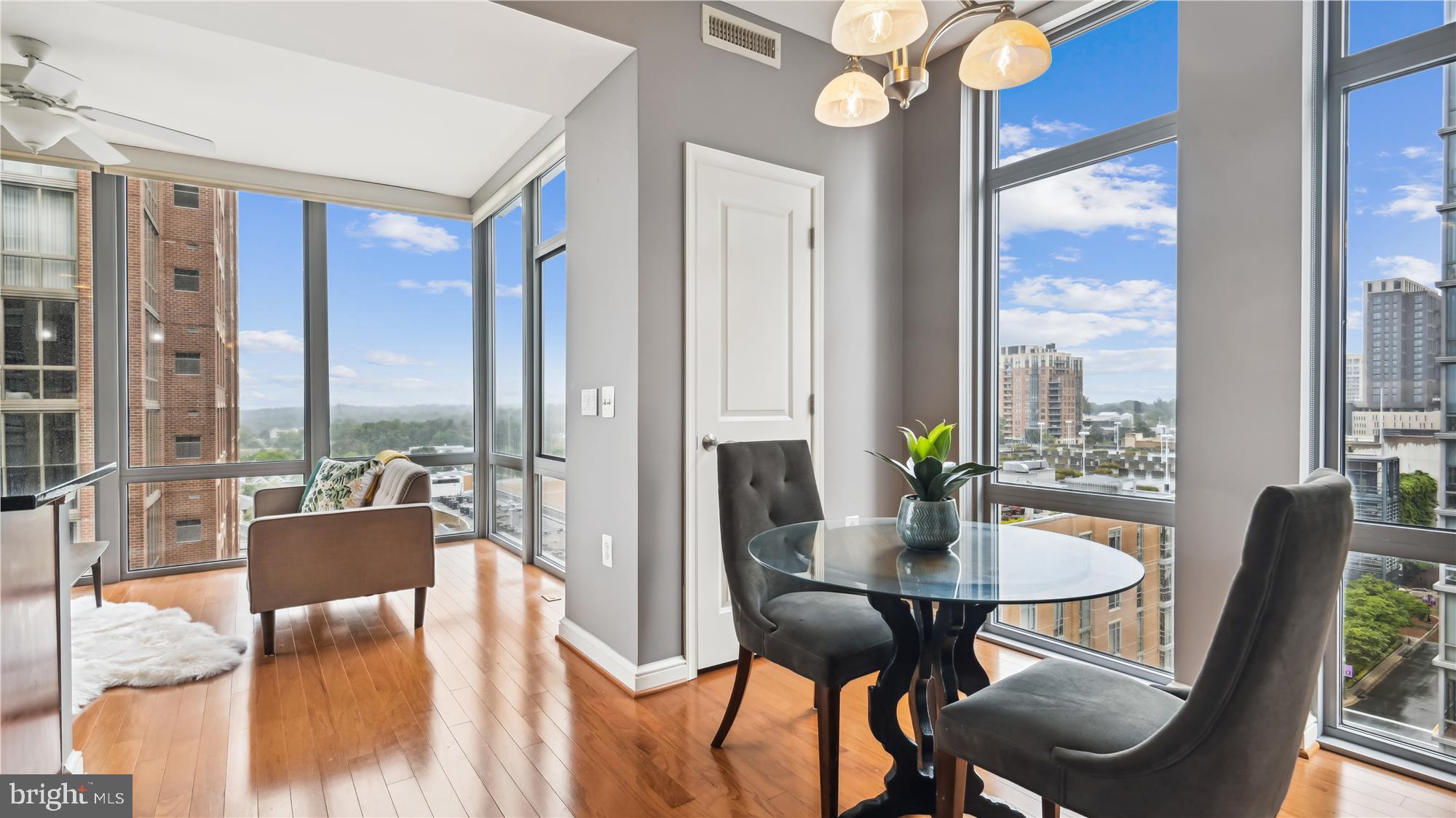 MIDTOWN AT RESTON TOWN CENTER - Residential