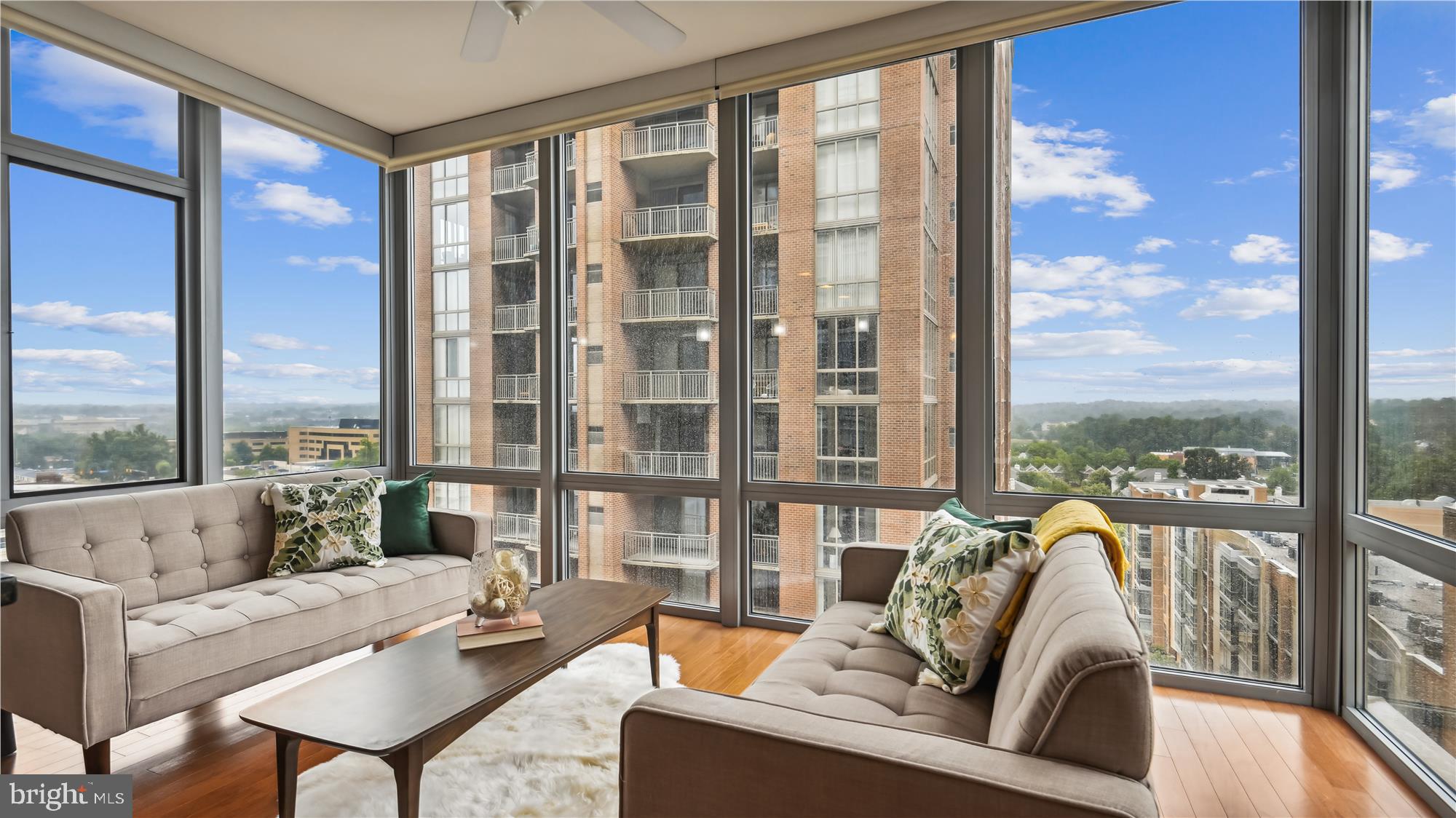 MIDTOWN AT RESTON TOWN CENTER - Residential