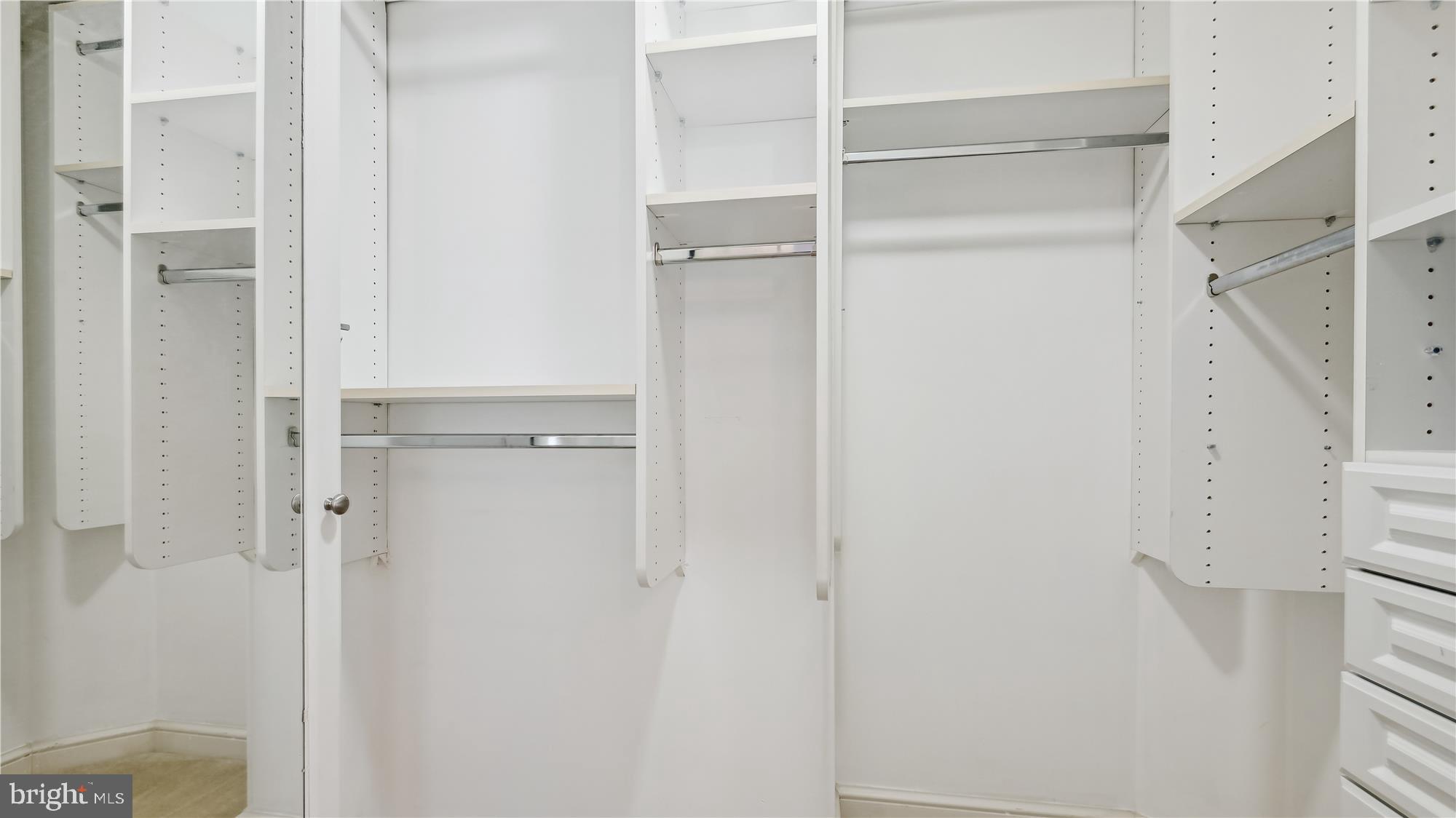 MIDTOWN AT RESTON TOWN CENTER - Residential