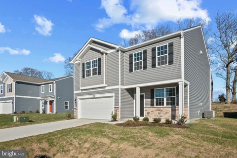 55 OPEN GATE LANE SHEPHERDSTOWN WV 25443