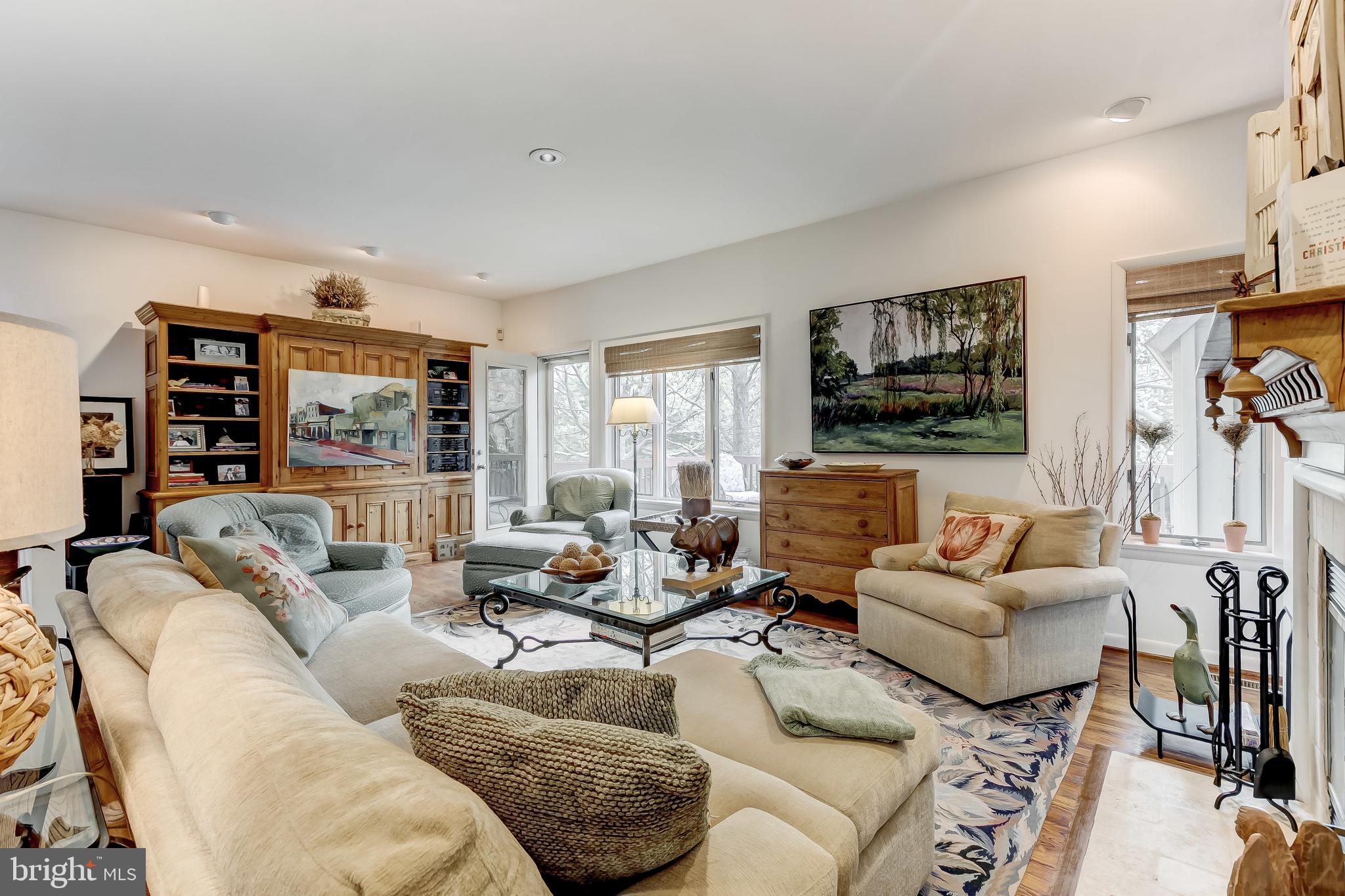 NORTH ROLAND PARK - Residential