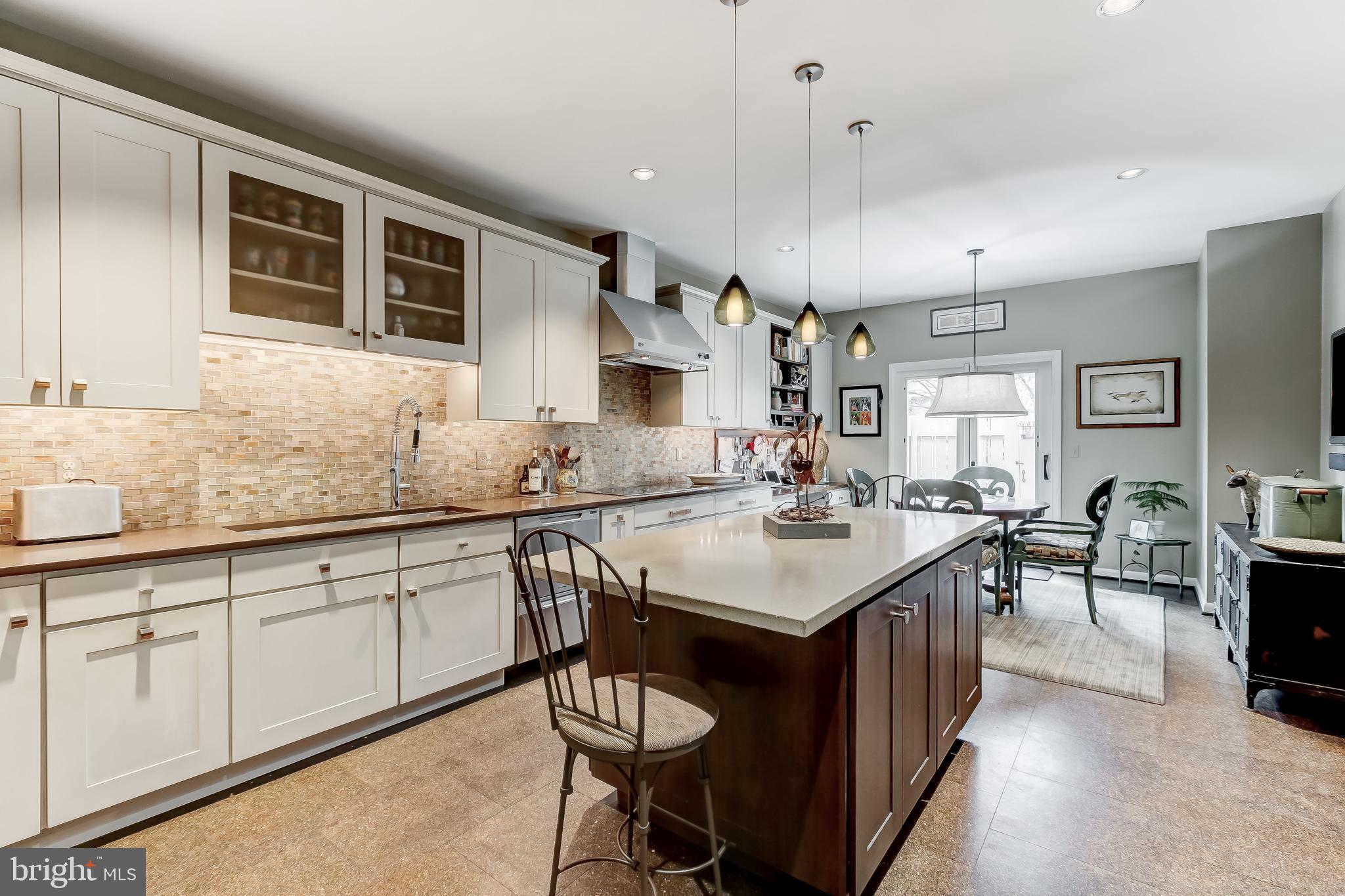 NORTH ROLAND PARK - Residential