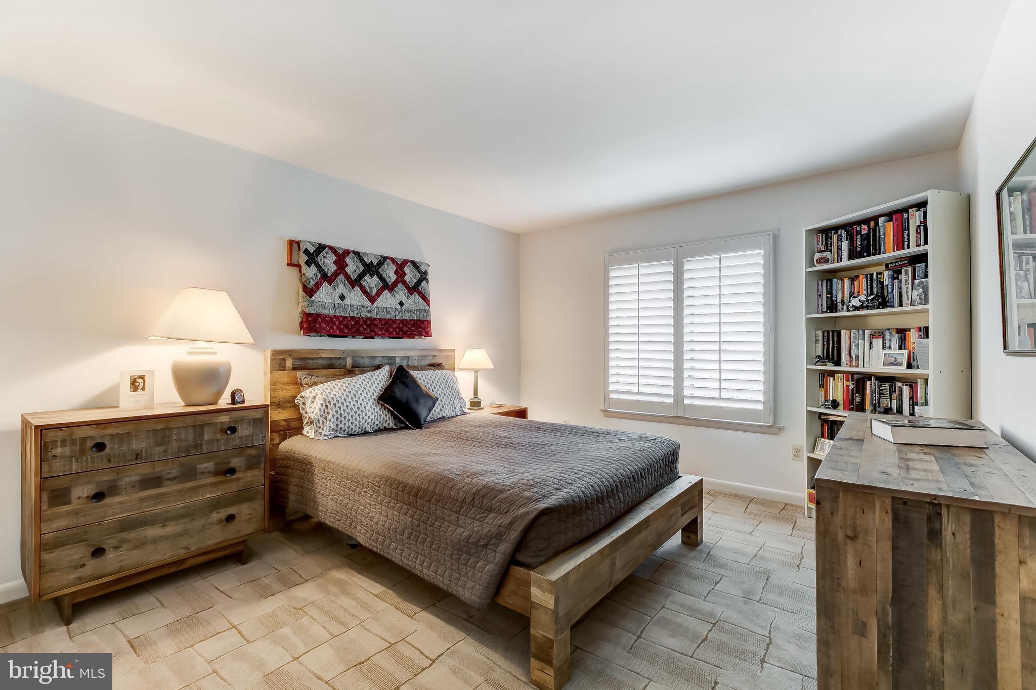 NORTH ROLAND PARK - Residential