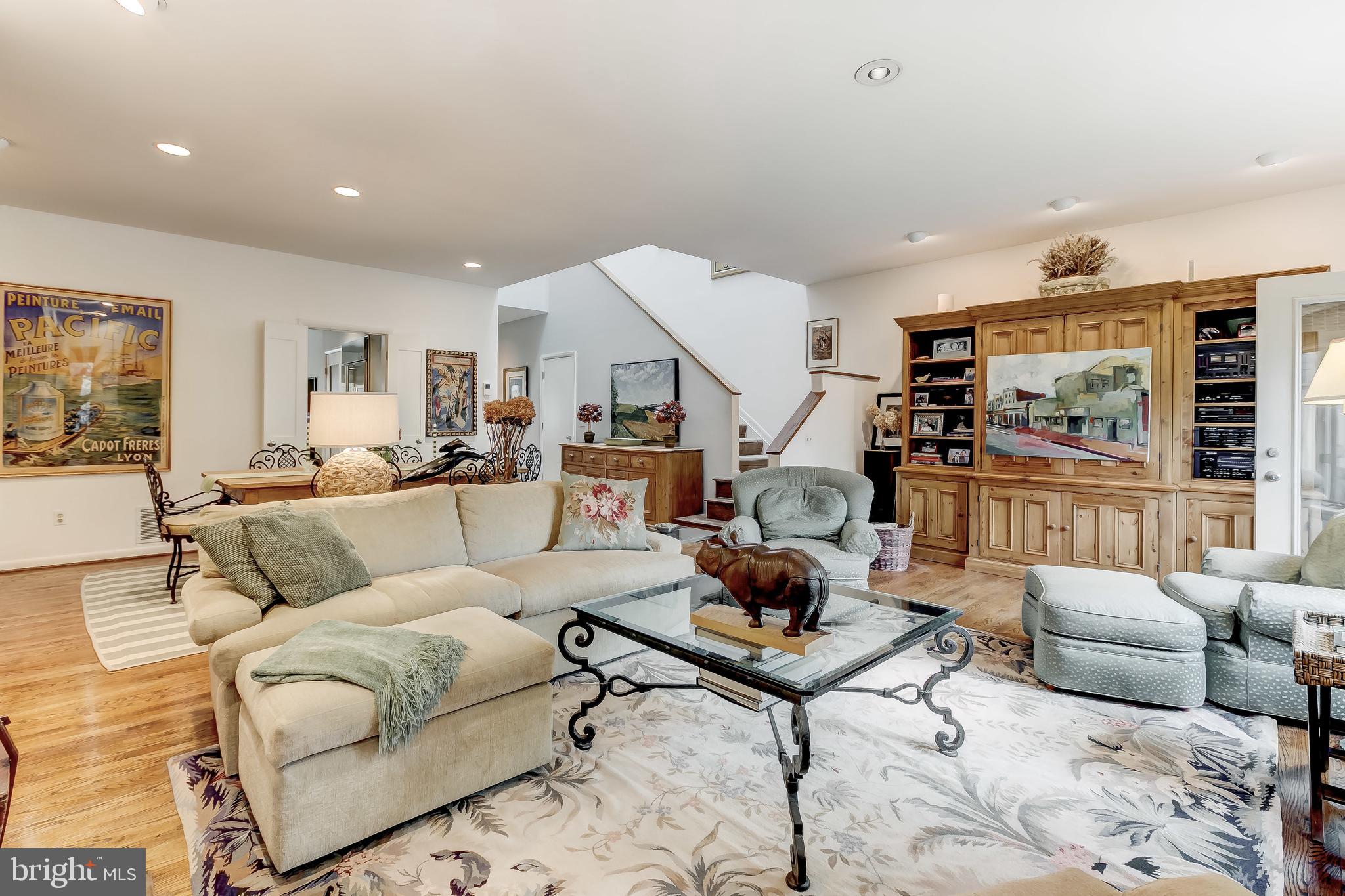 NORTH ROLAND PARK - Residential