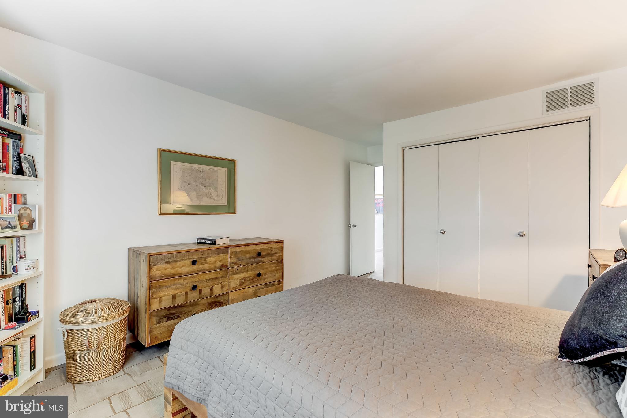 NORTH ROLAND PARK - Residential