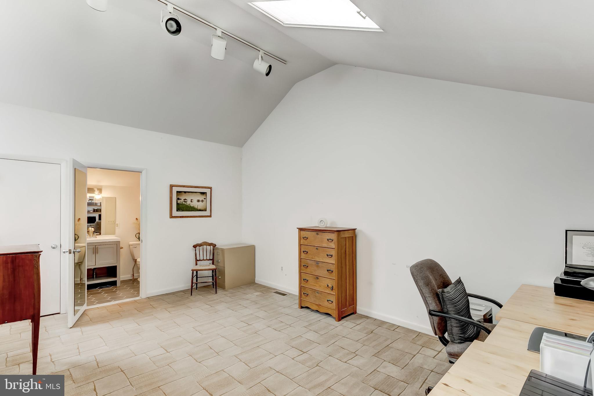 NORTH ROLAND PARK - Residential