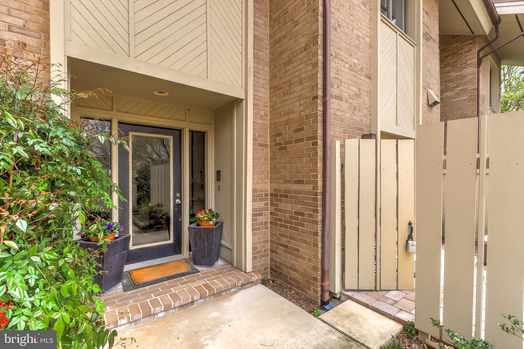 NORTH ROLAND PARK - Residential