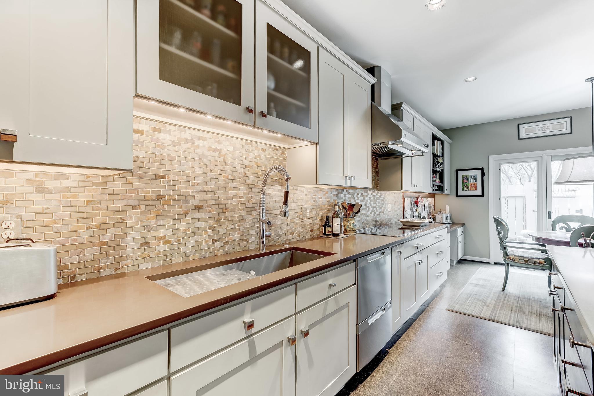 NORTH ROLAND PARK - Residential