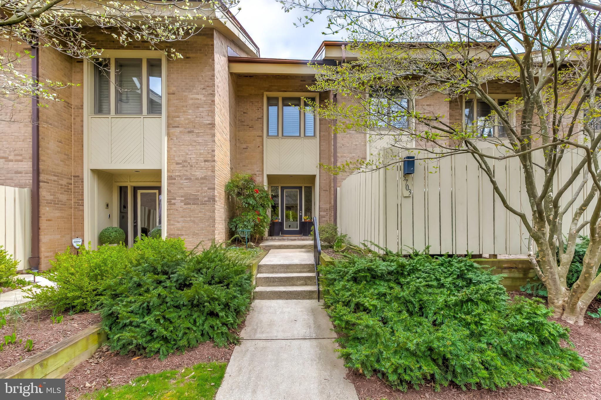 NORTH ROLAND PARK - Residential