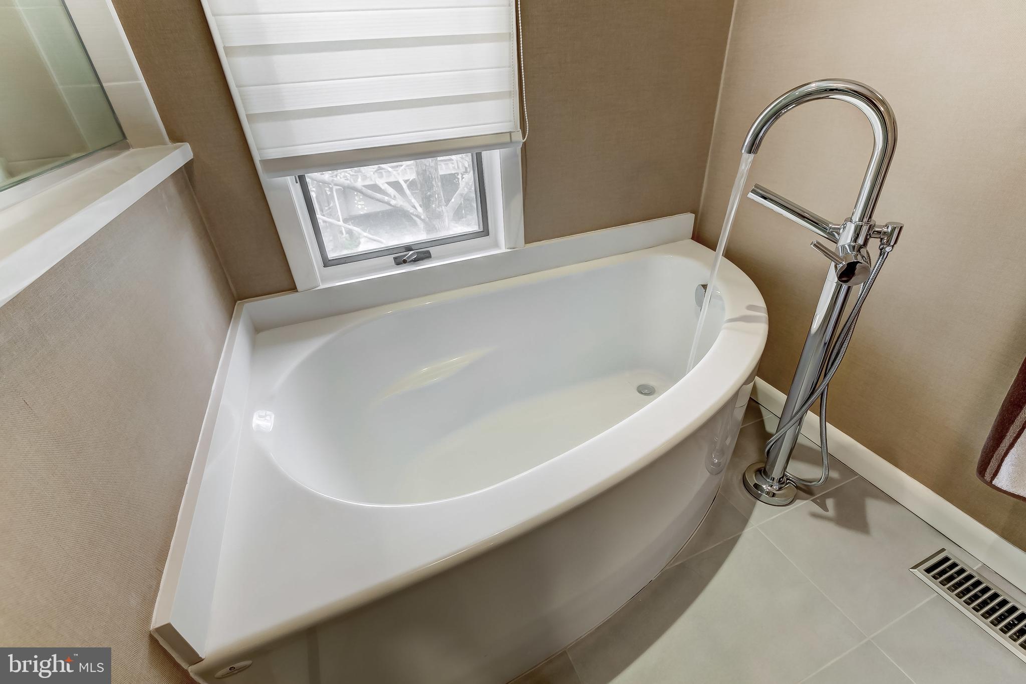 NORTH ROLAND PARK - Residential