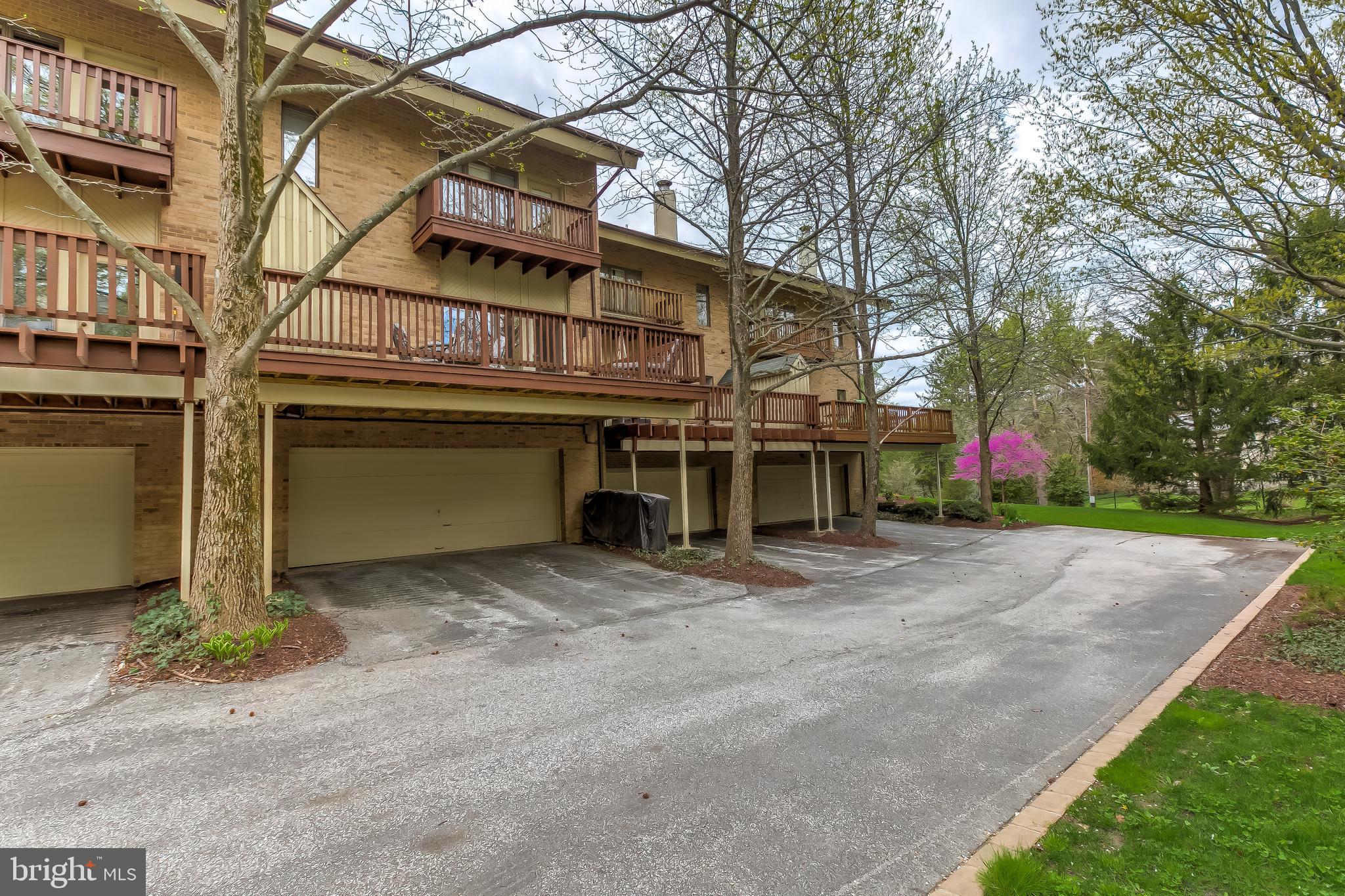 NORTH ROLAND PARK - Residential