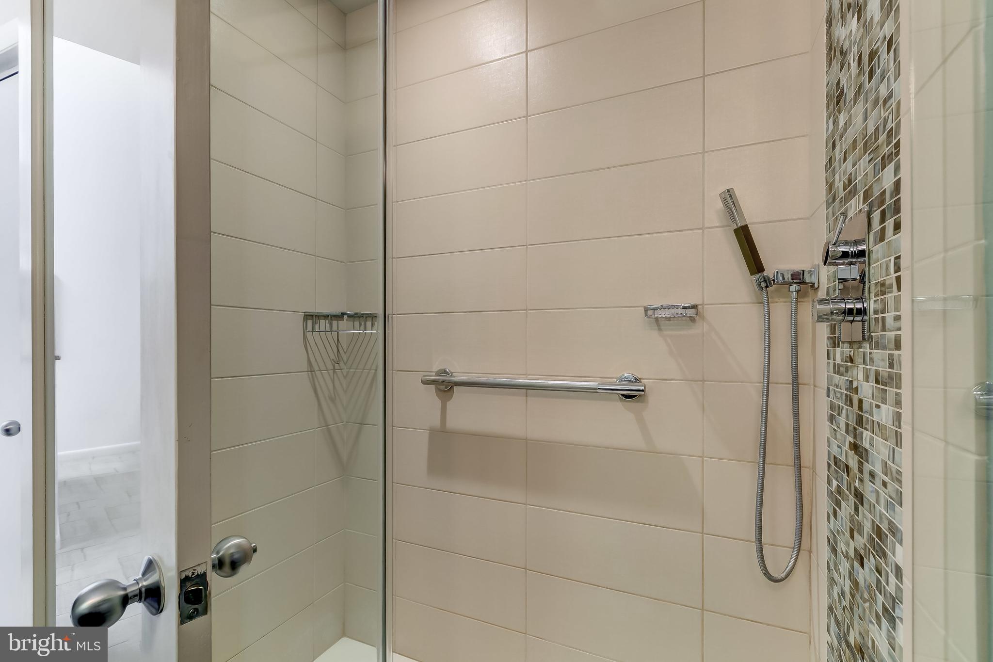 NORTH ROLAND PARK - Residential