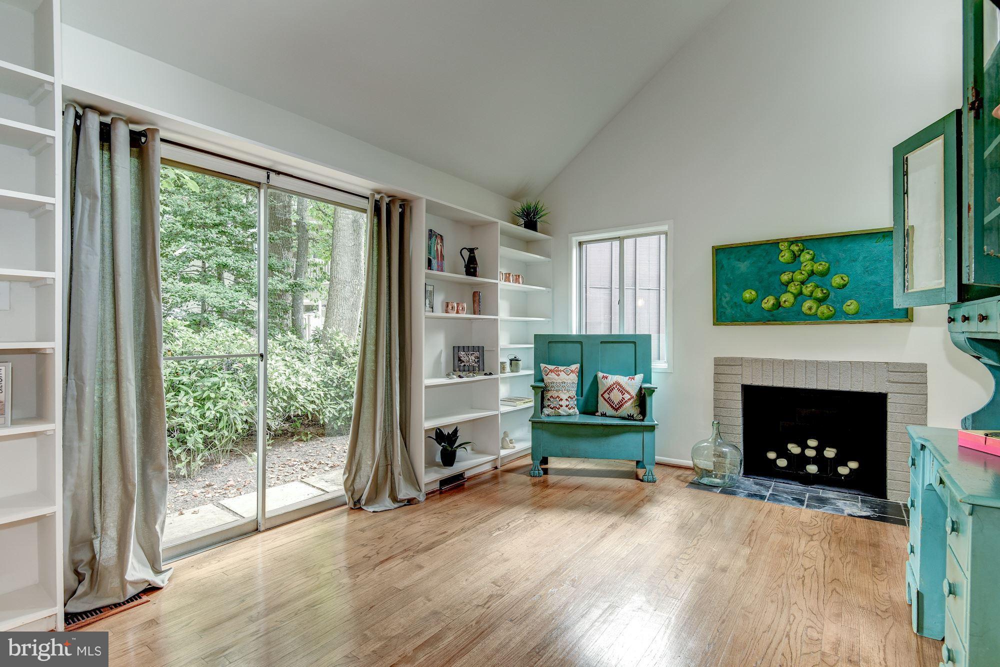 LAKE BRADDOCK - Residential