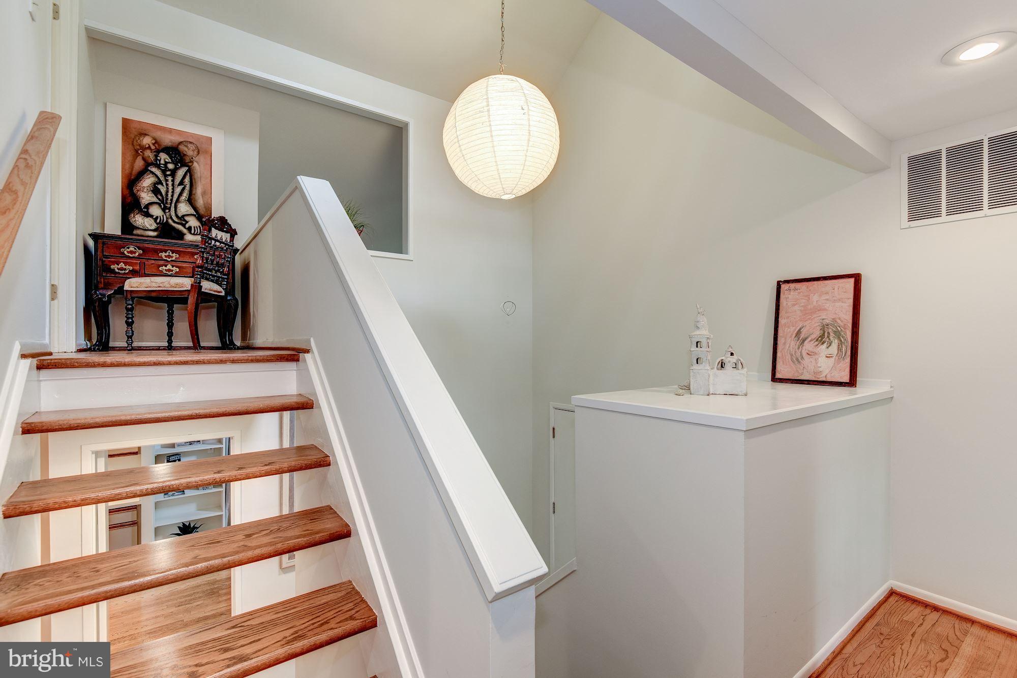 LAKE BRADDOCK - Residential