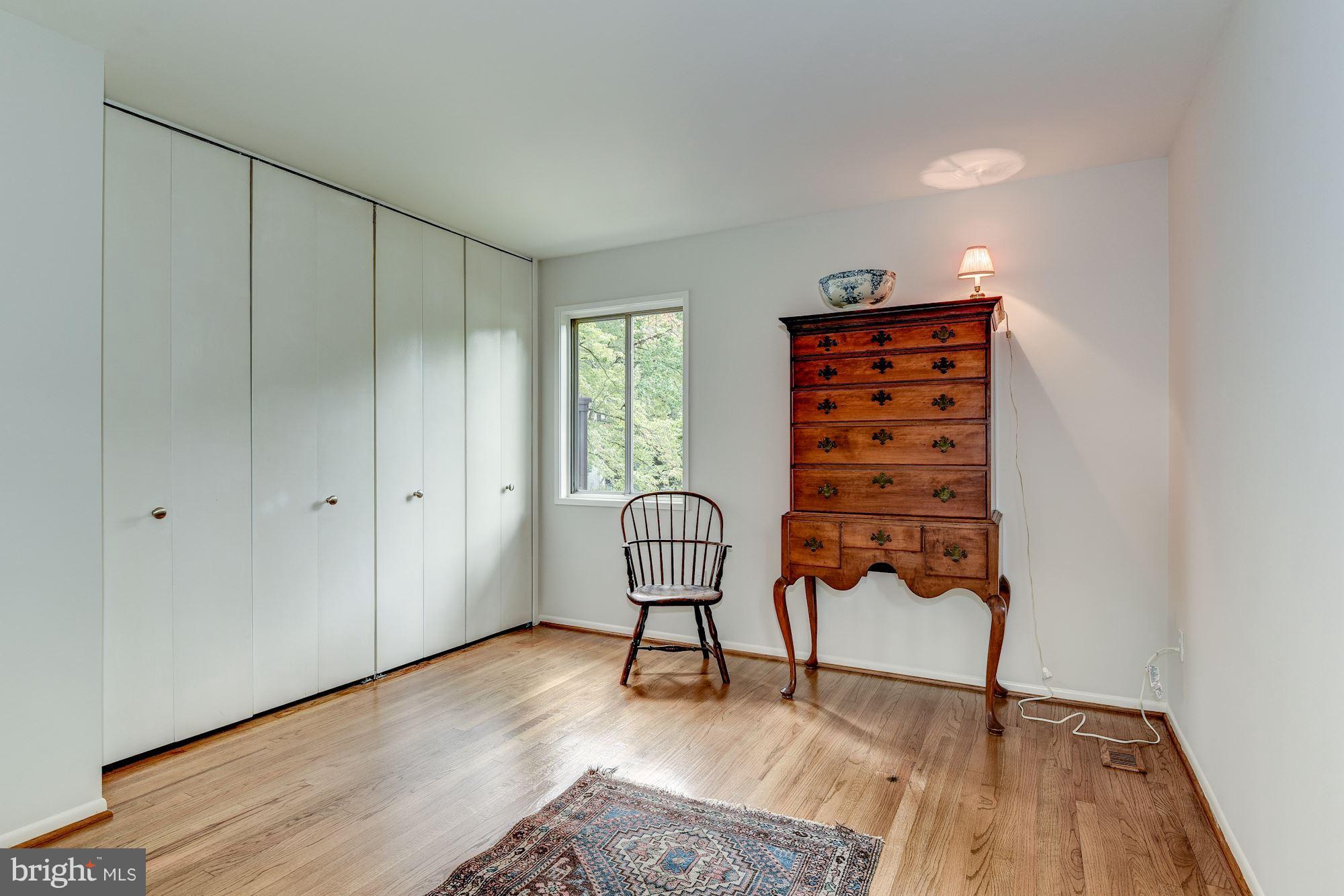 LAKE BRADDOCK - Residential