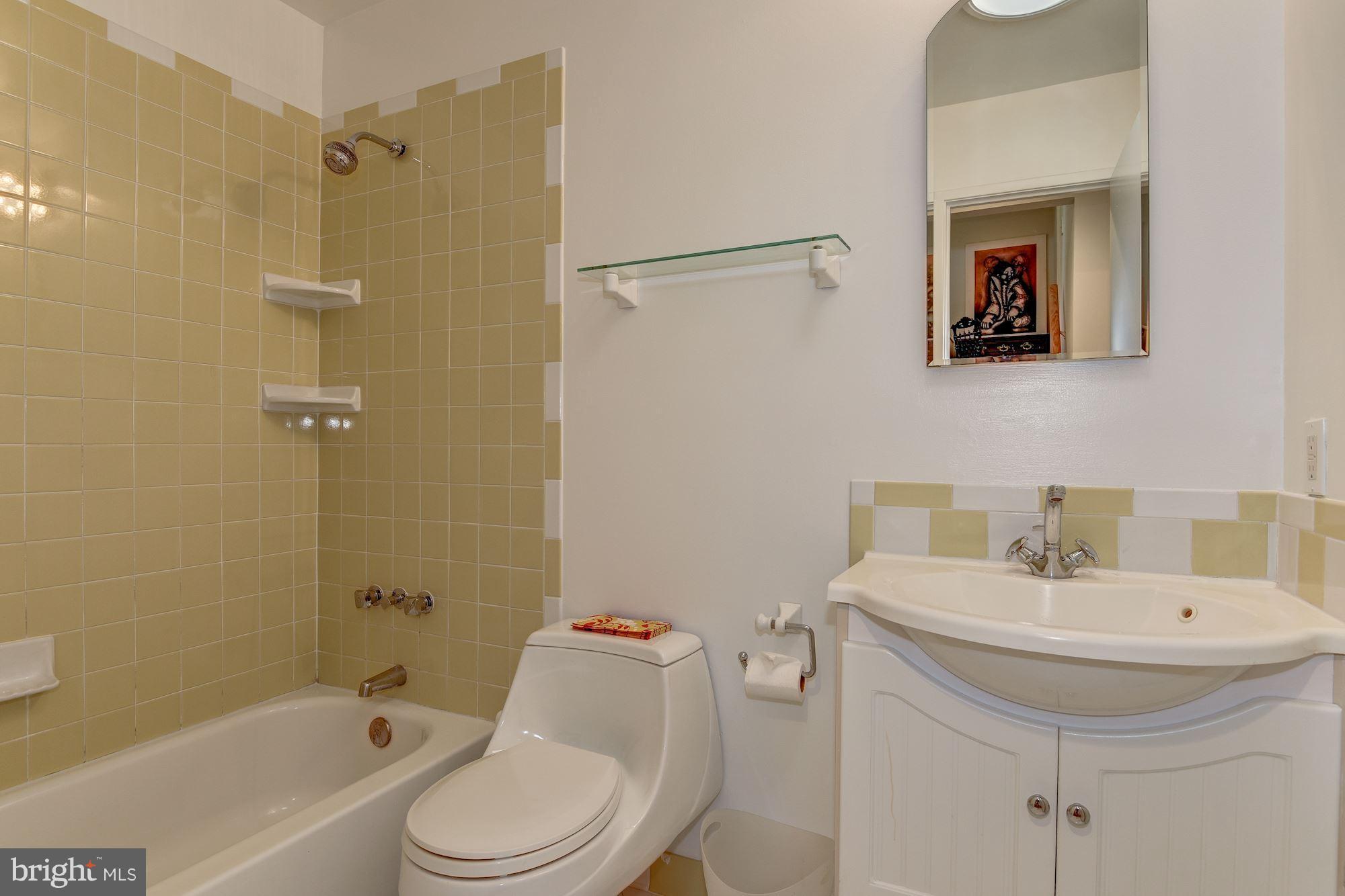 LAKE BRADDOCK - Residential