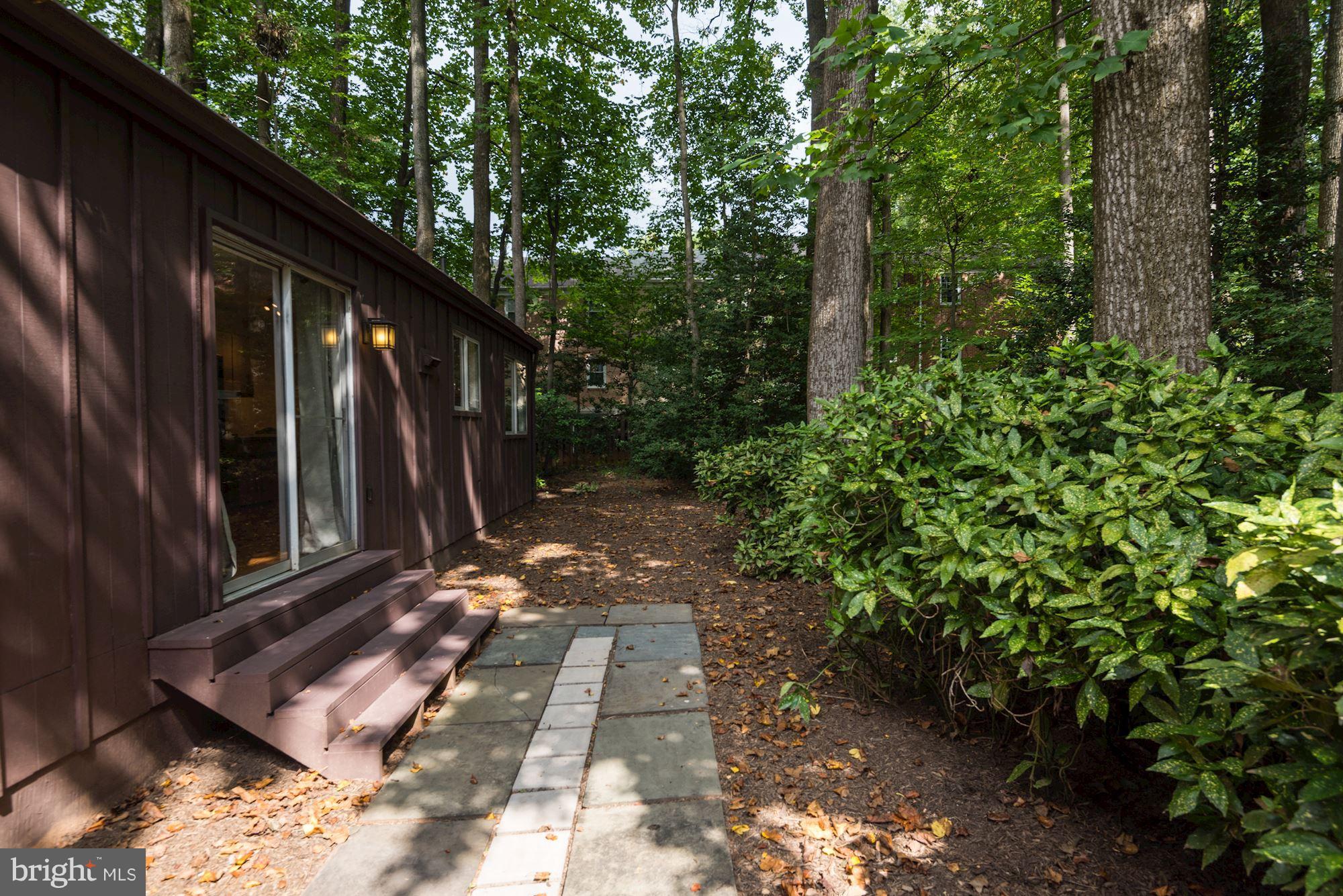 LAKE BRADDOCK - Residential