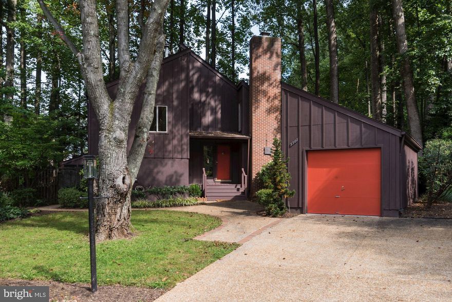 Have an interest in finding a place for your growing Art Collection?..Choose this home w/ vaulted walls and high windows allowing light from many angles. Glorious hardwood on two levels and magic floating stairs. Lower level finished, private but nearby; light filled w/a screened porch, walk-out to private garden. Close to the City, Min to major airports ,Military bases -CHECK OUT the schools!