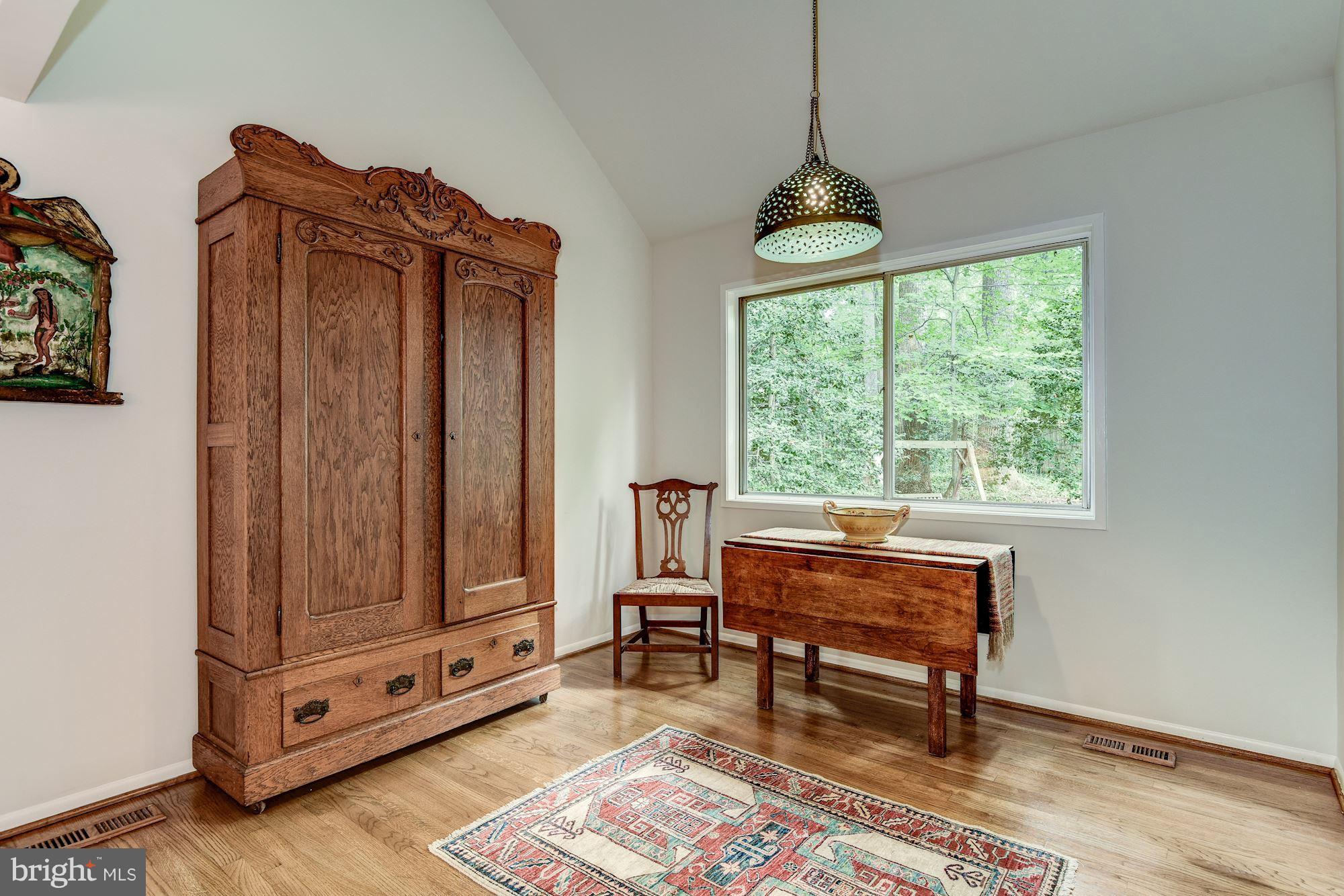 LAKE BRADDOCK - Residential