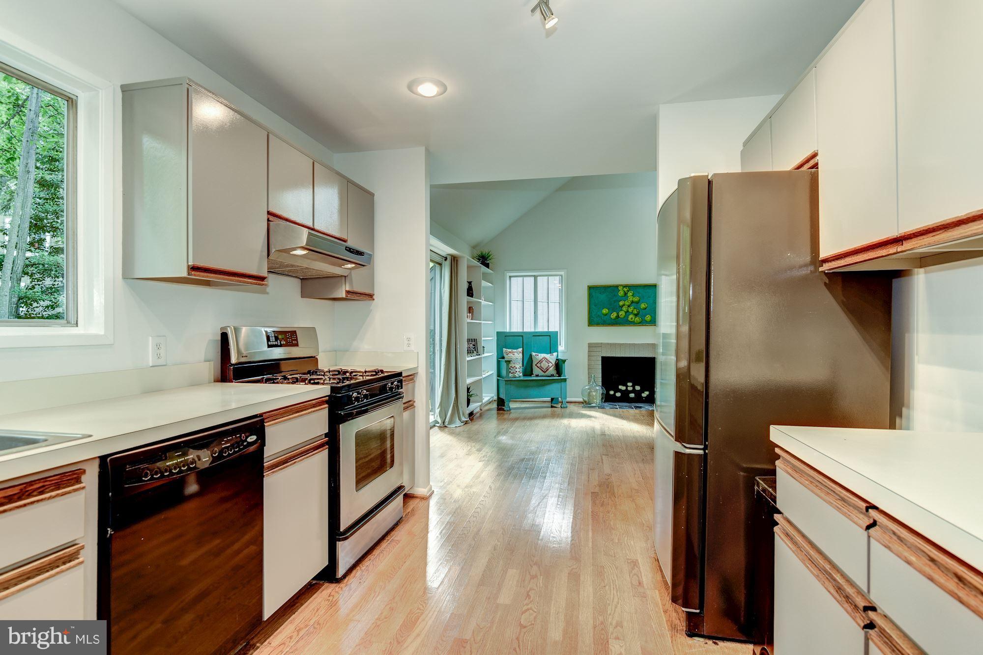 LAKE BRADDOCK - Residential