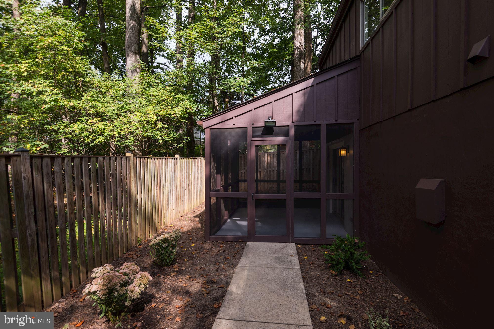 LAKE BRADDOCK - Residential