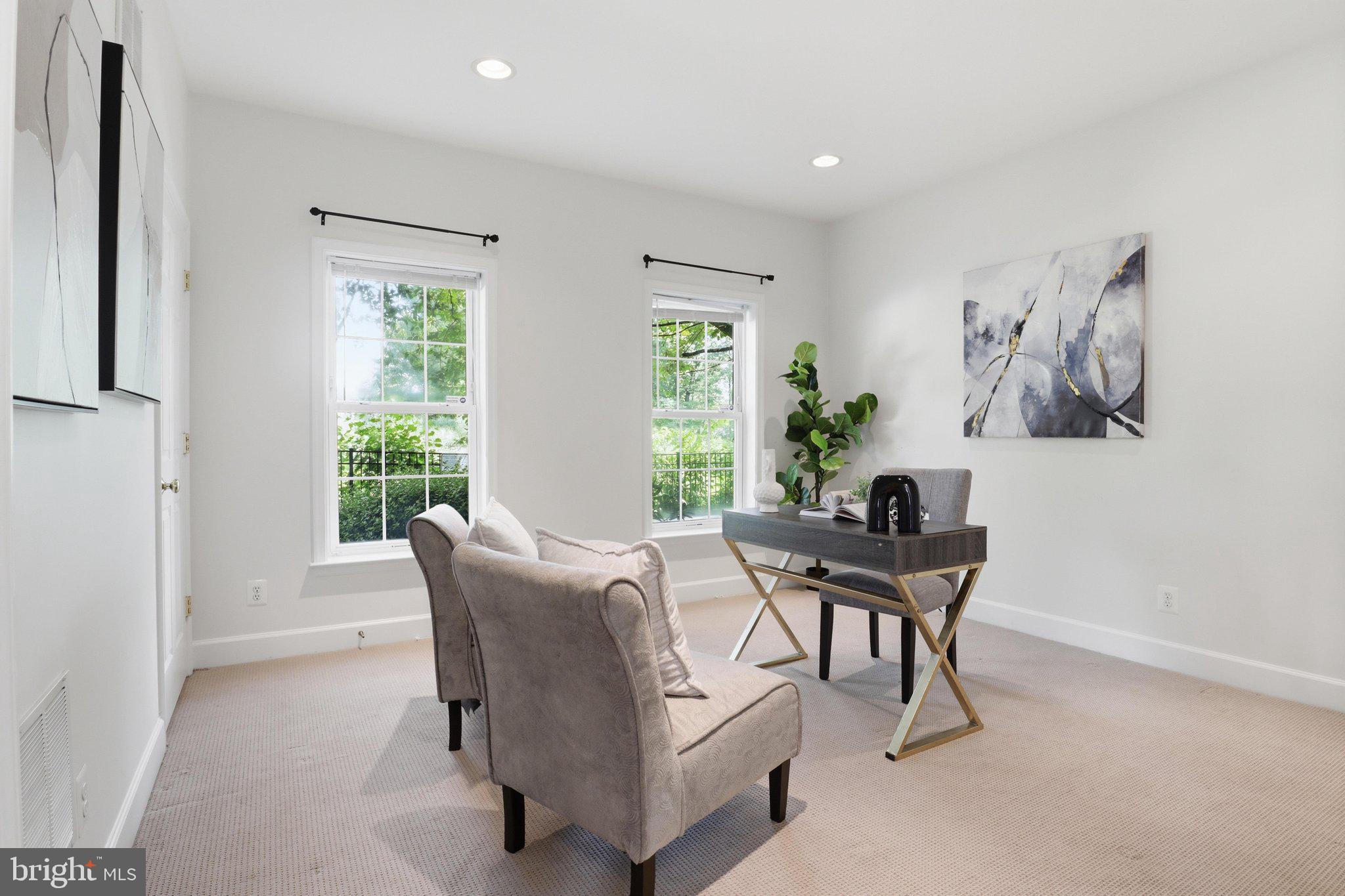 2409 HUNTINGTON PARK DRIVE