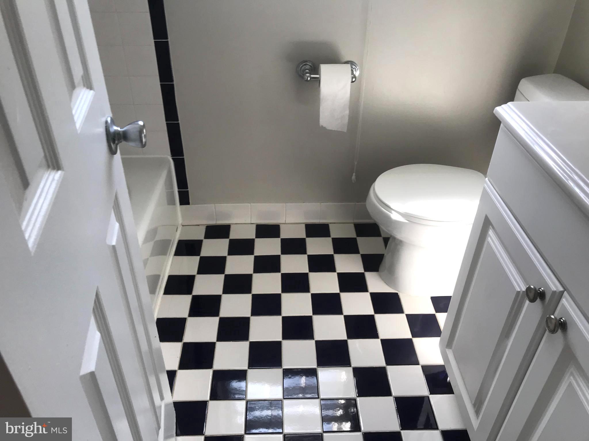 FAIRLINGTON MEADOWS - Residential Lease