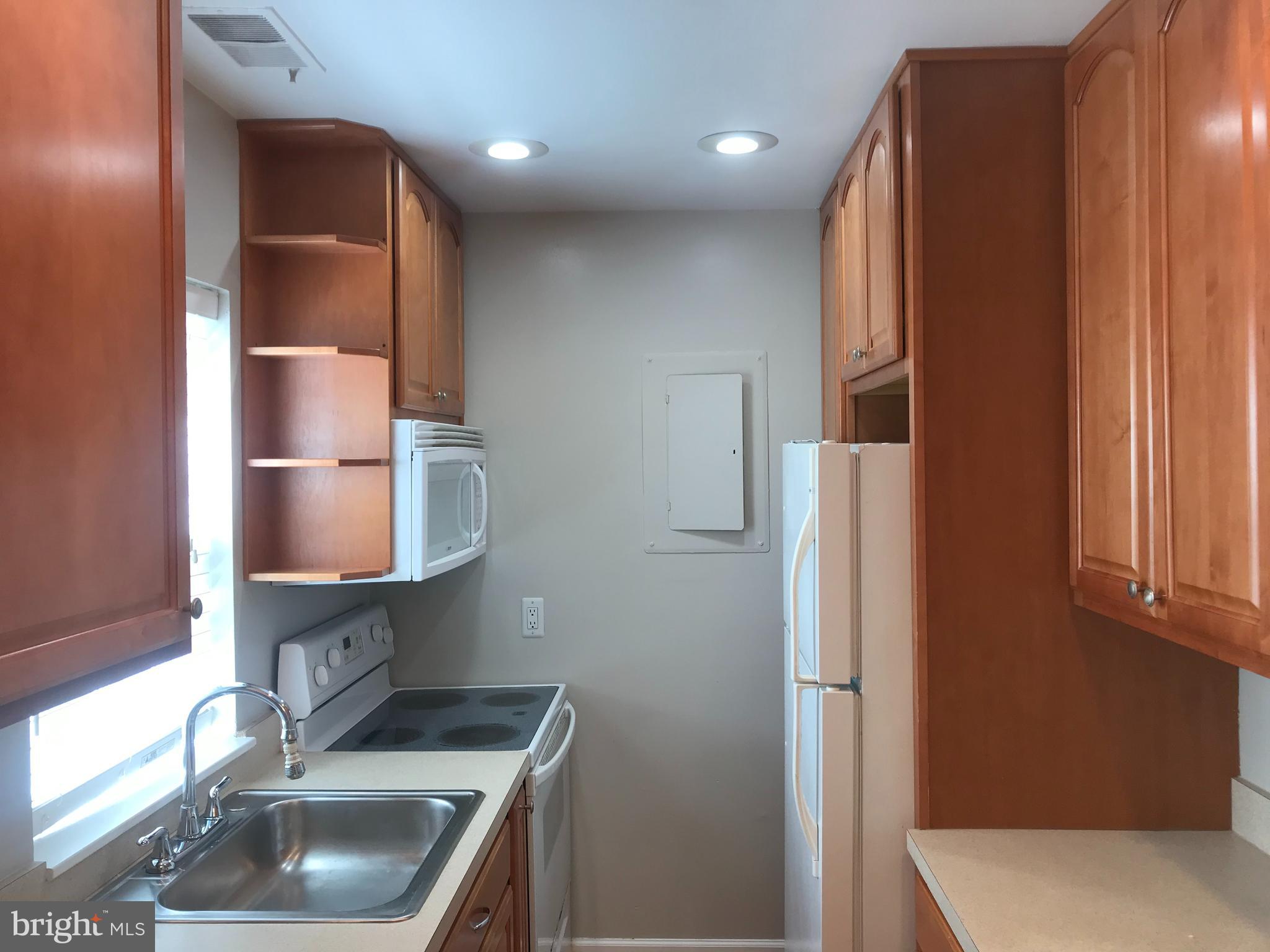 FAIRLINGTON MEADOWS - Residential Lease