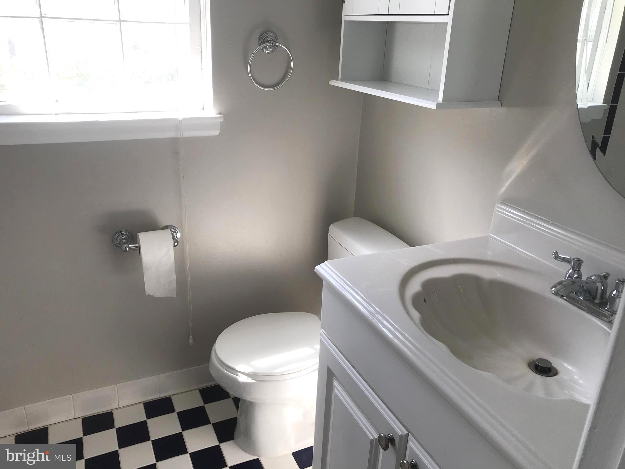 FAIRLINGTON MEADOWS - Residential Lease