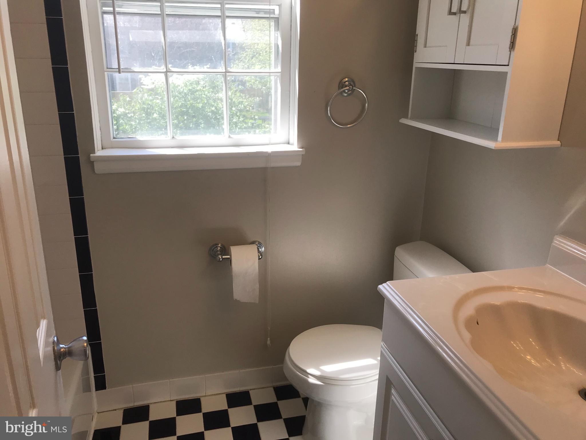 FAIRLINGTON MEADOWS - Residential Lease